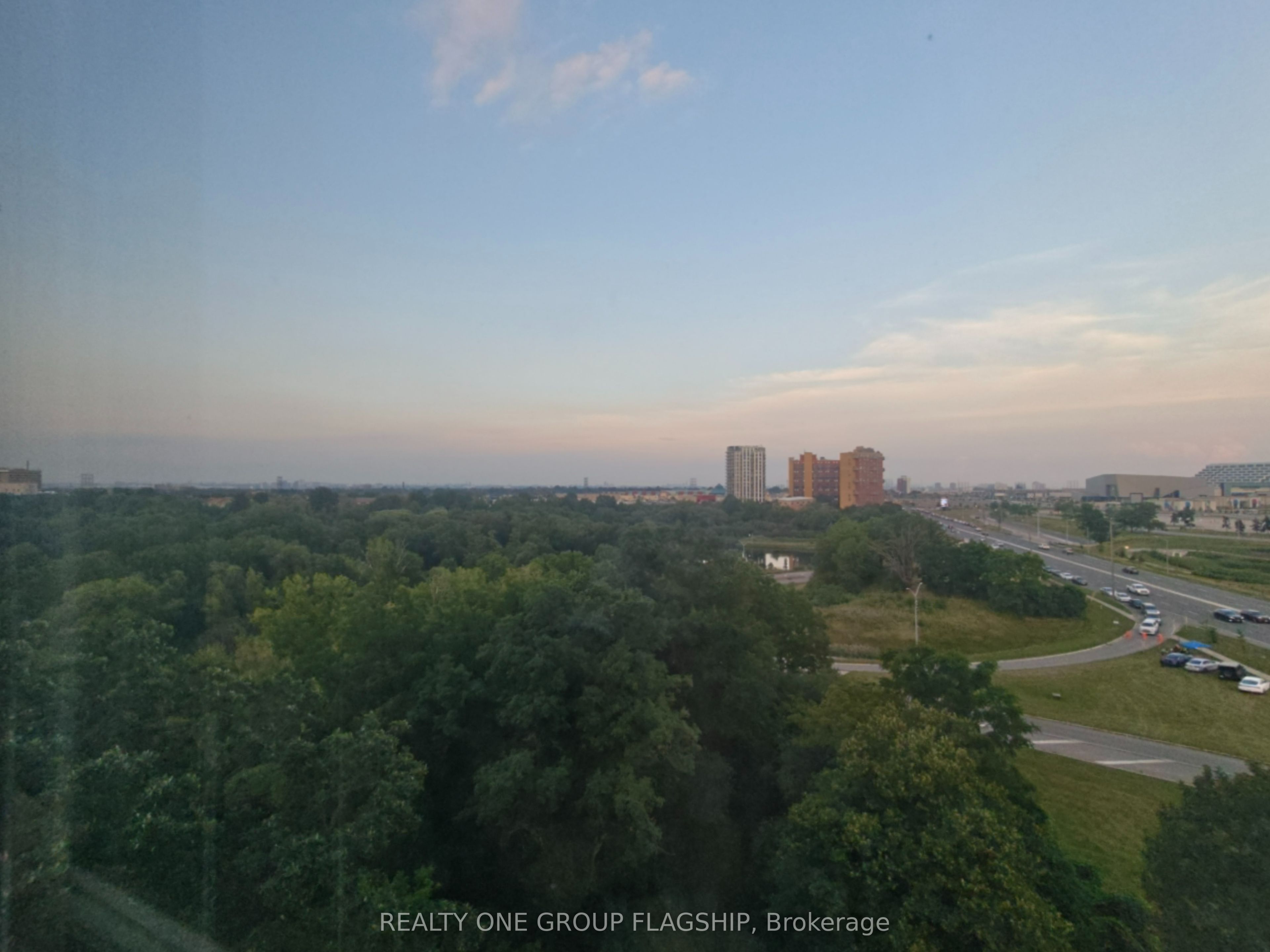 600 Rexdale Boulevard 802 Property Photo 10