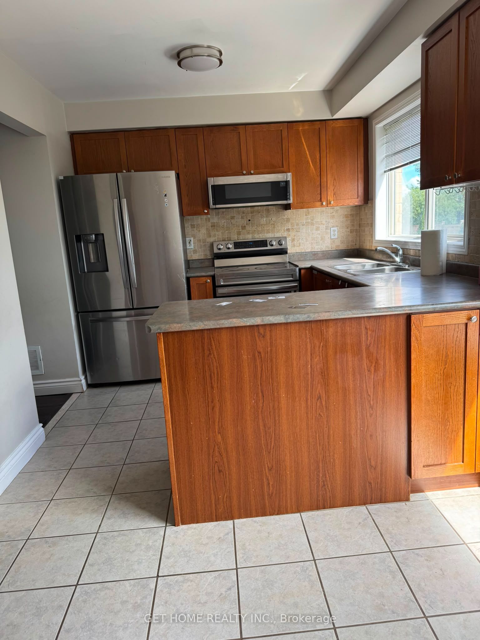 76 Dunlop Court Main Property Photo 13