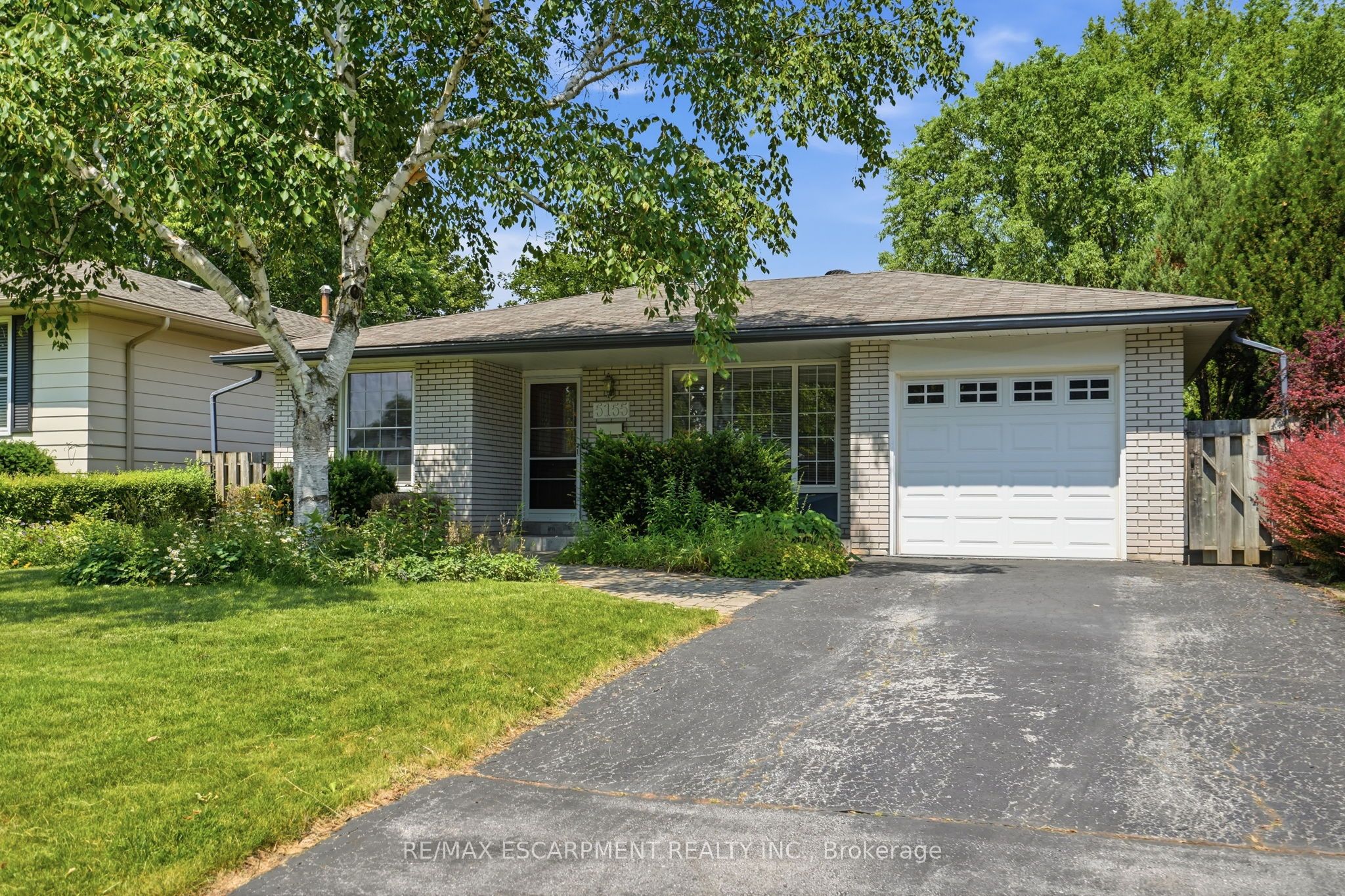5155 Idlewood Crescent Property Photo 2