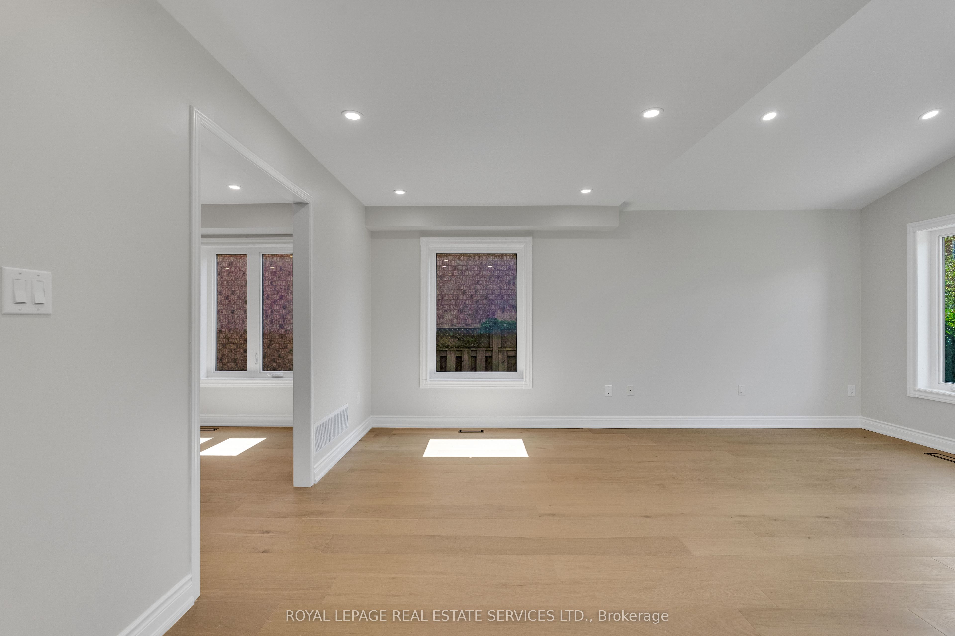 3955 Foxwood Avenue Property Photo 8
