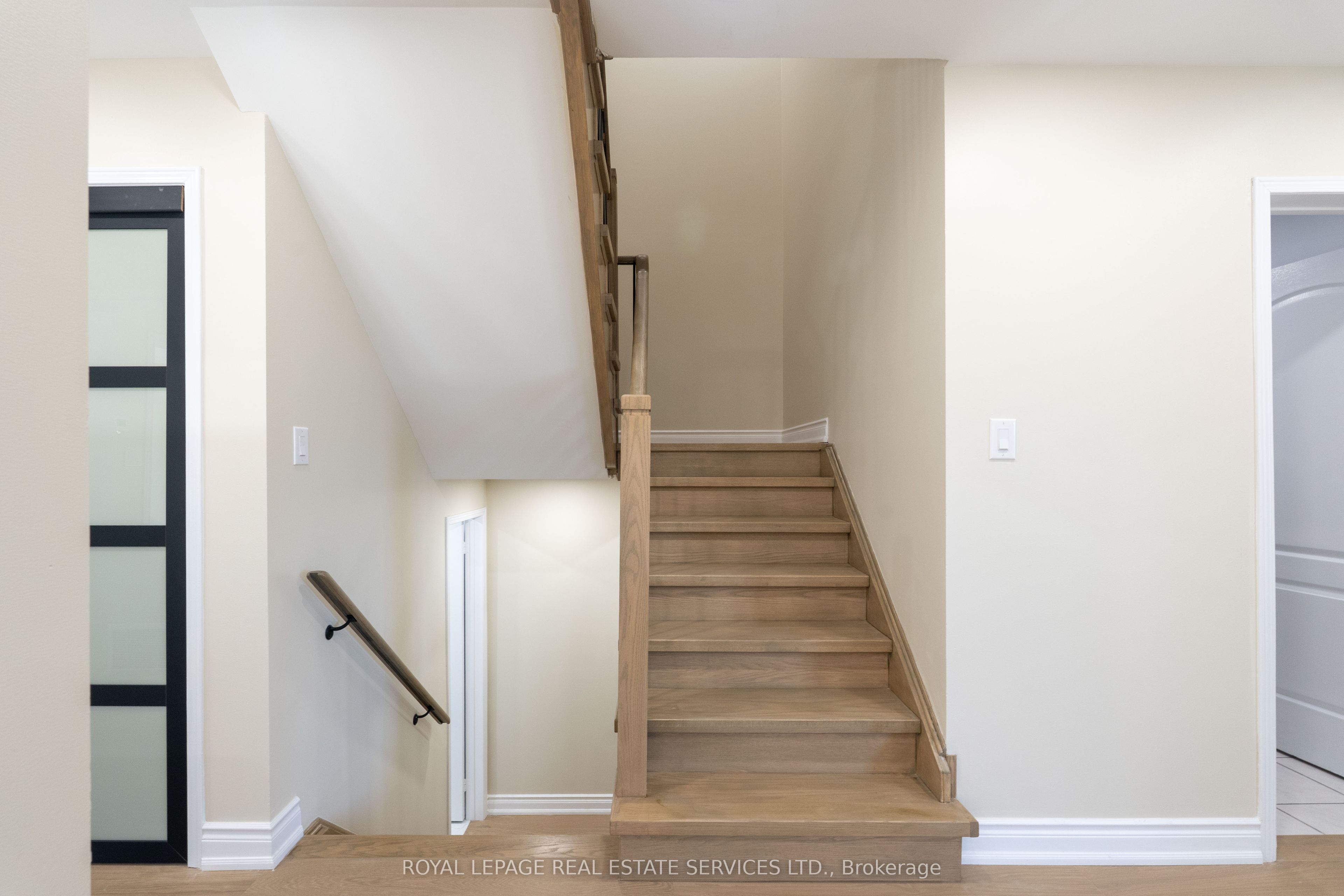 3955 Foxwood Avenue Property Photo 12
