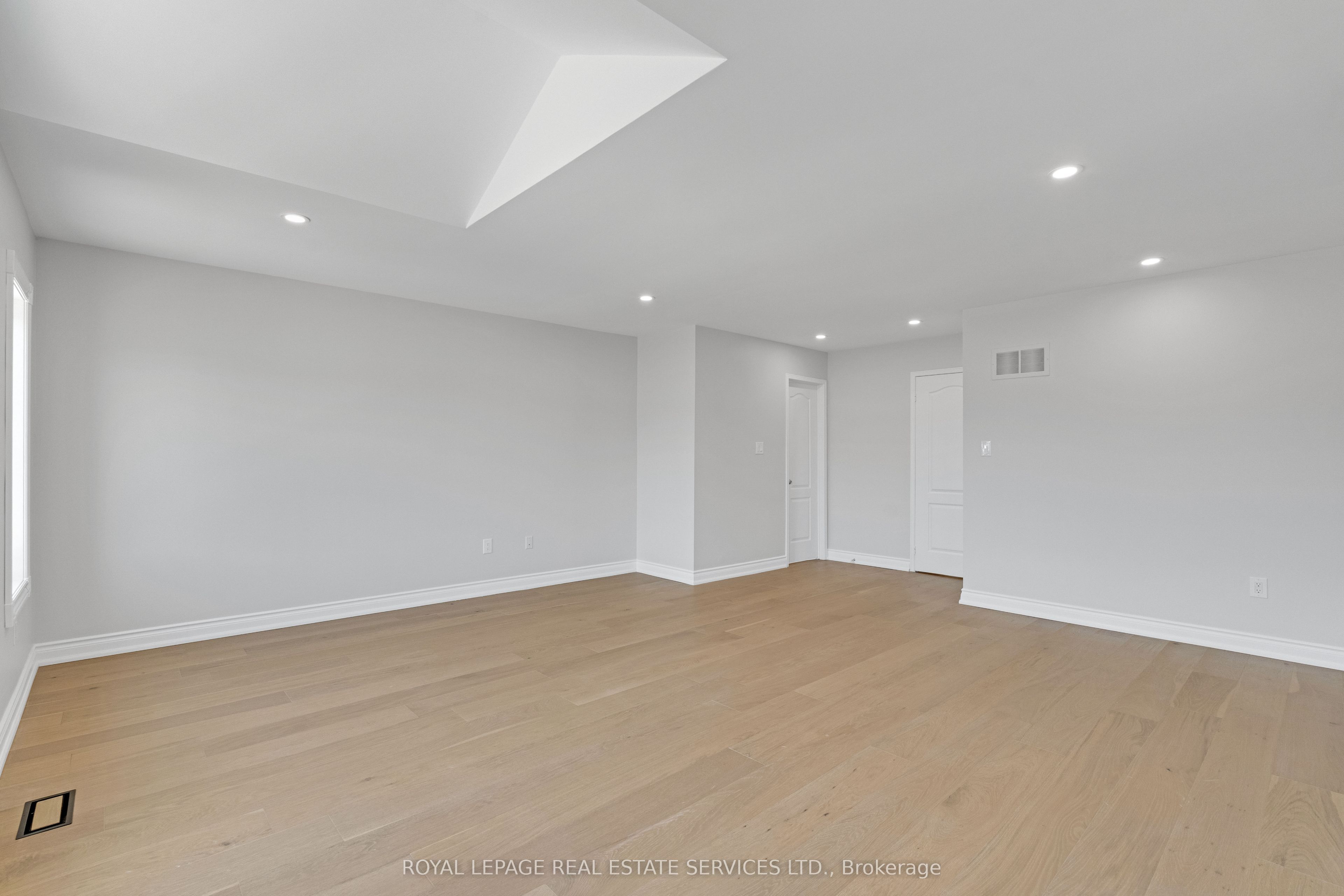 3955 Foxwood Avenue Property Photo 16