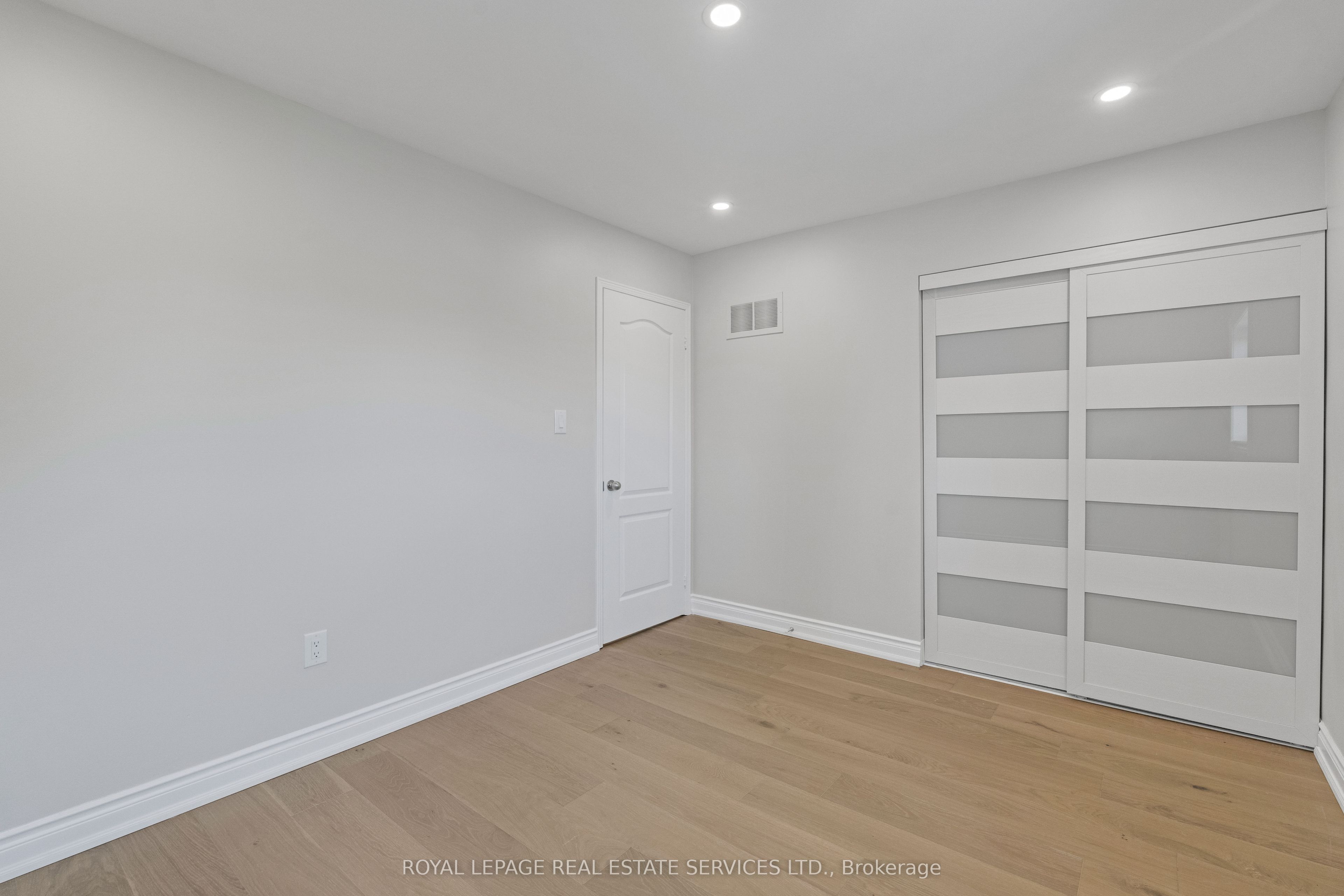 3955 Foxwood Avenue Property Photo 25