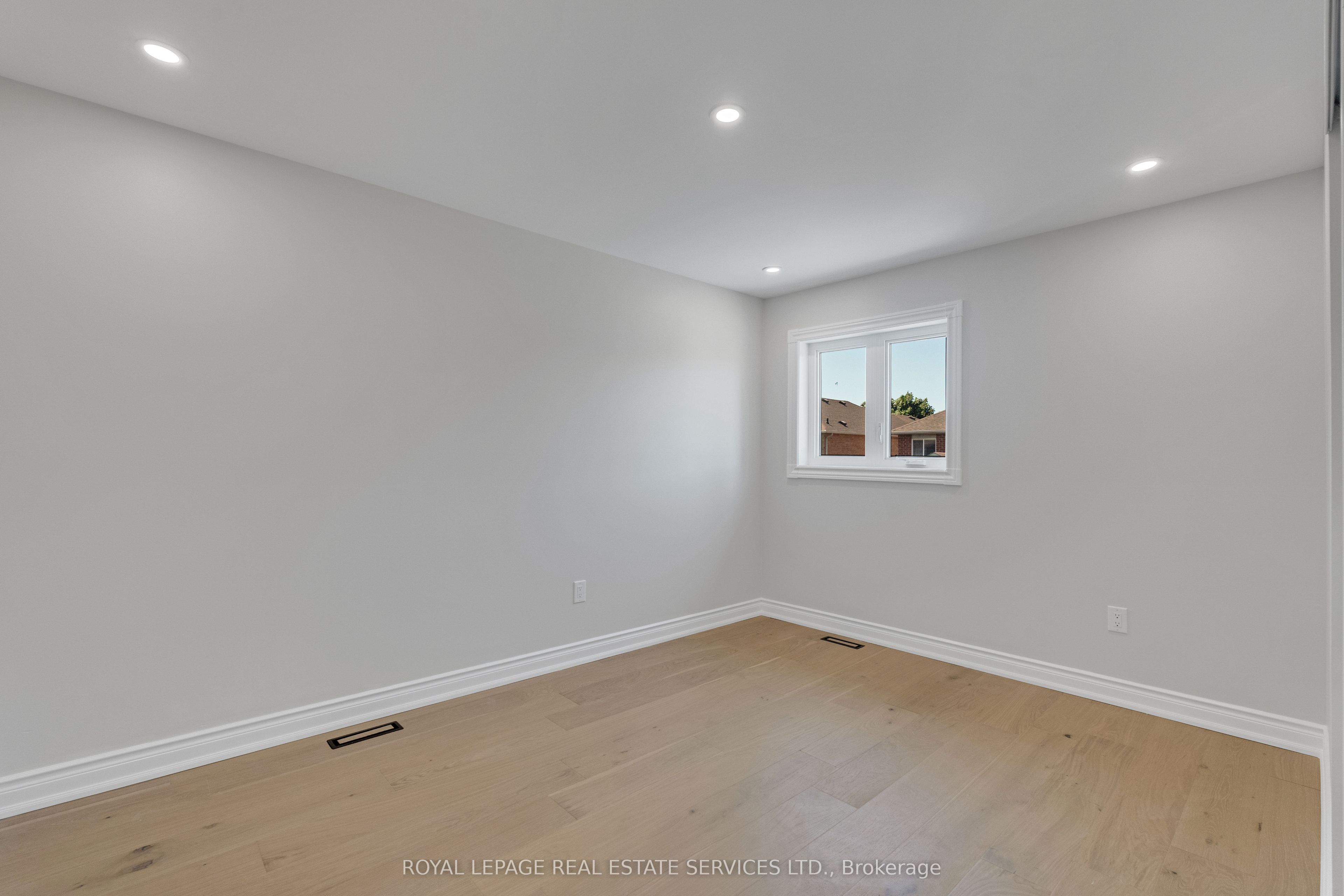 3955 Foxwood Avenue Property Photo 27