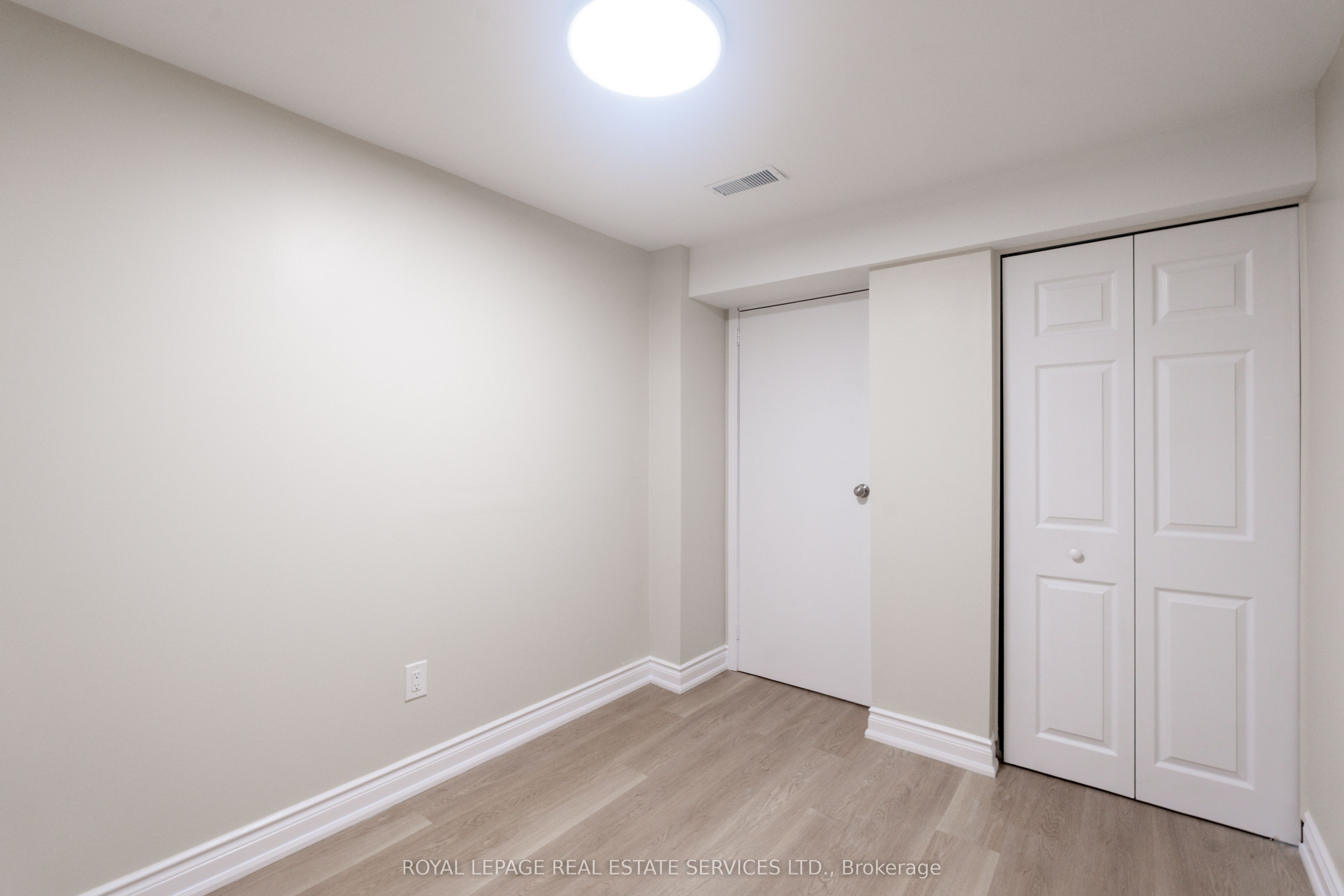 3955 Foxwood Avenue Property Photo 34