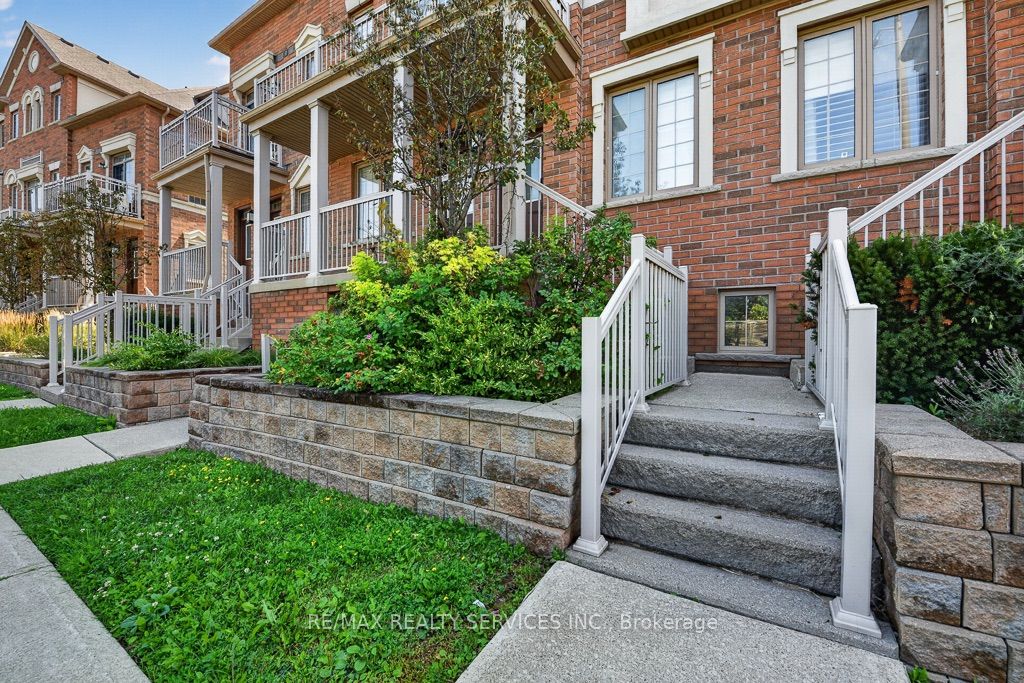 180 Howden Boulevard 15 Property Photo 2