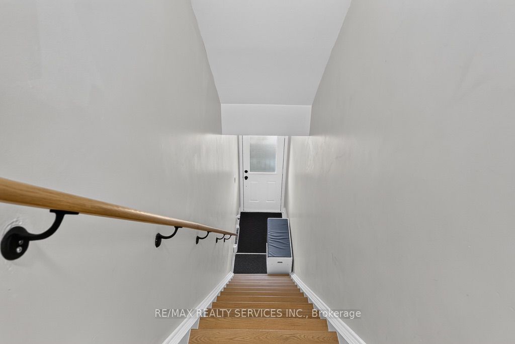 180 Howden Boulevard 15 Property Photo 6