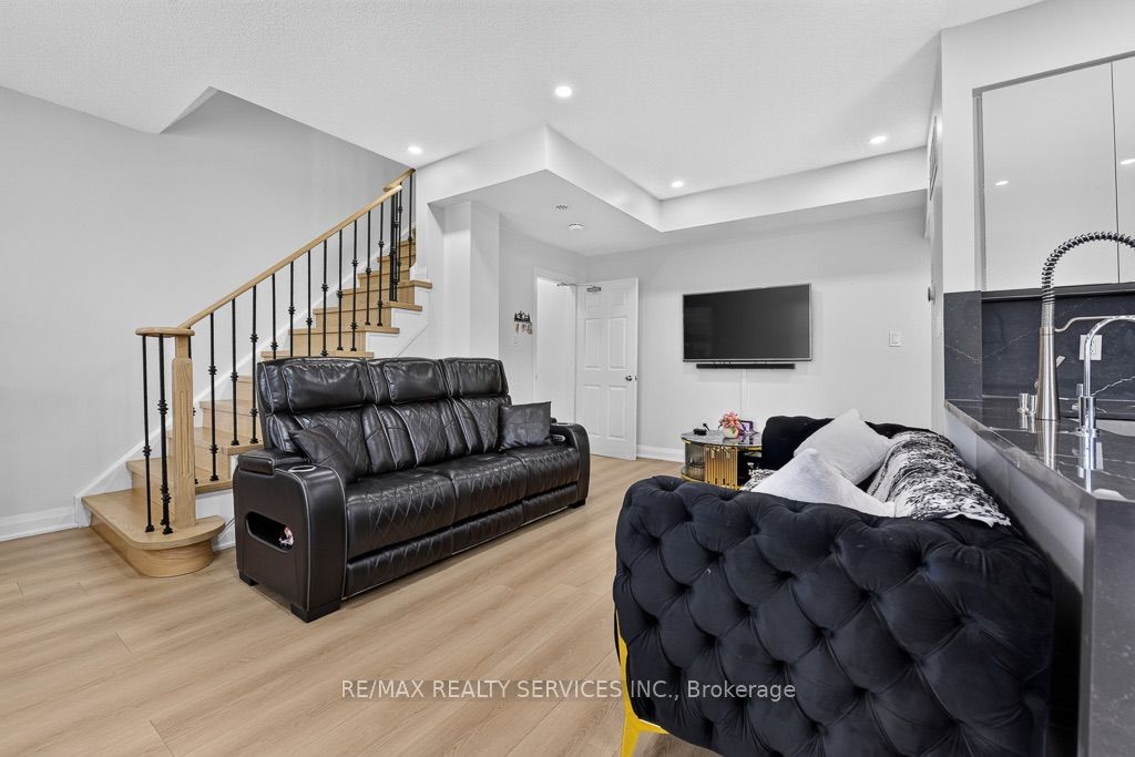 180 Howden Boulevard 15 Property Photo 8