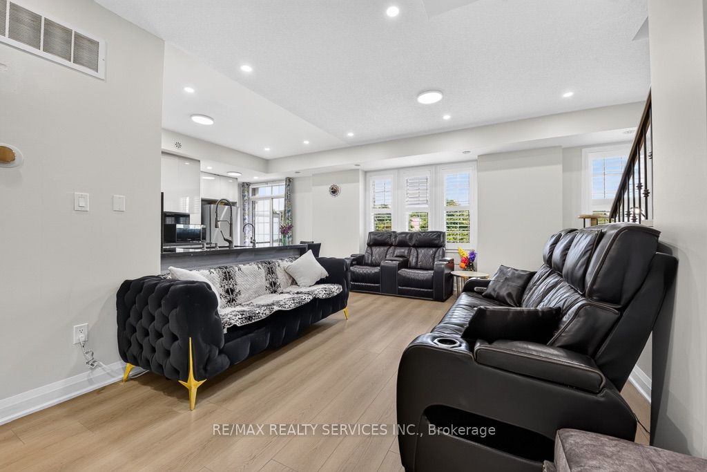 180 Howden Boulevard 15 Property Photo 10