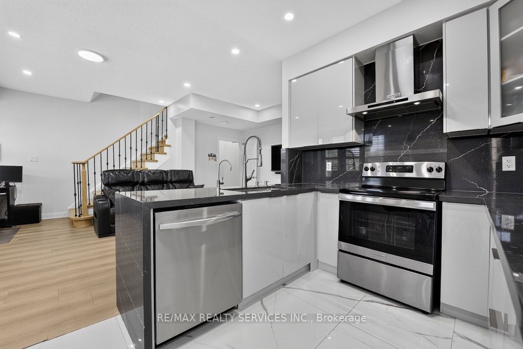180 Howden Boulevard 15 Property Photo 12