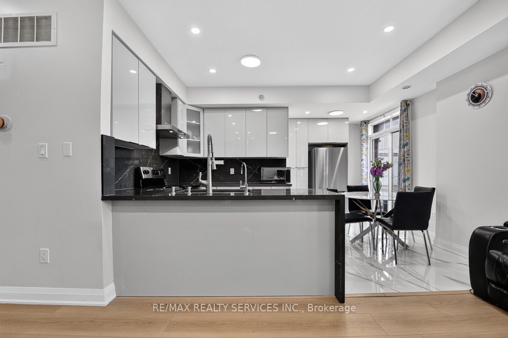 180 Howden Boulevard 15 Property Photo 16