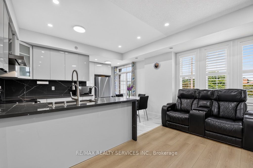 180 Howden Boulevard 15 Property Photo 17