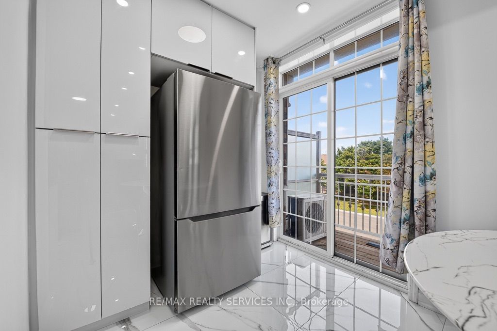 180 Howden Boulevard 15 Property Photo 18