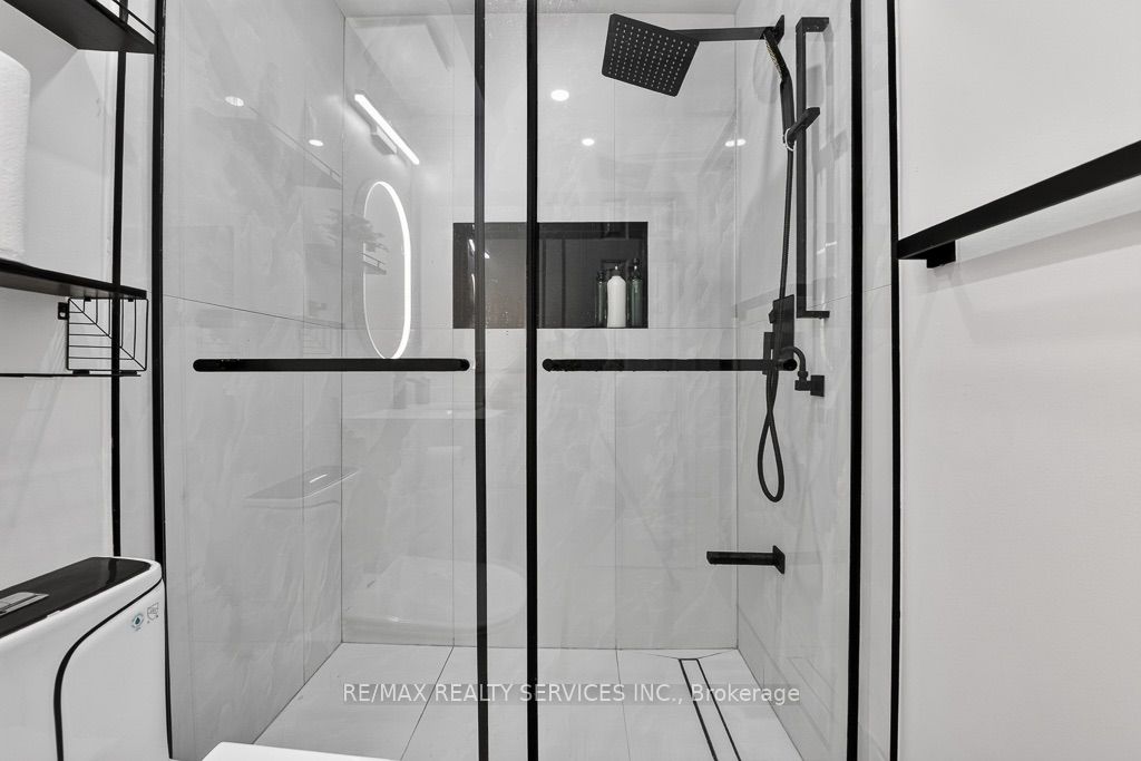 180 Howden Boulevard 15 Property Photo 33
