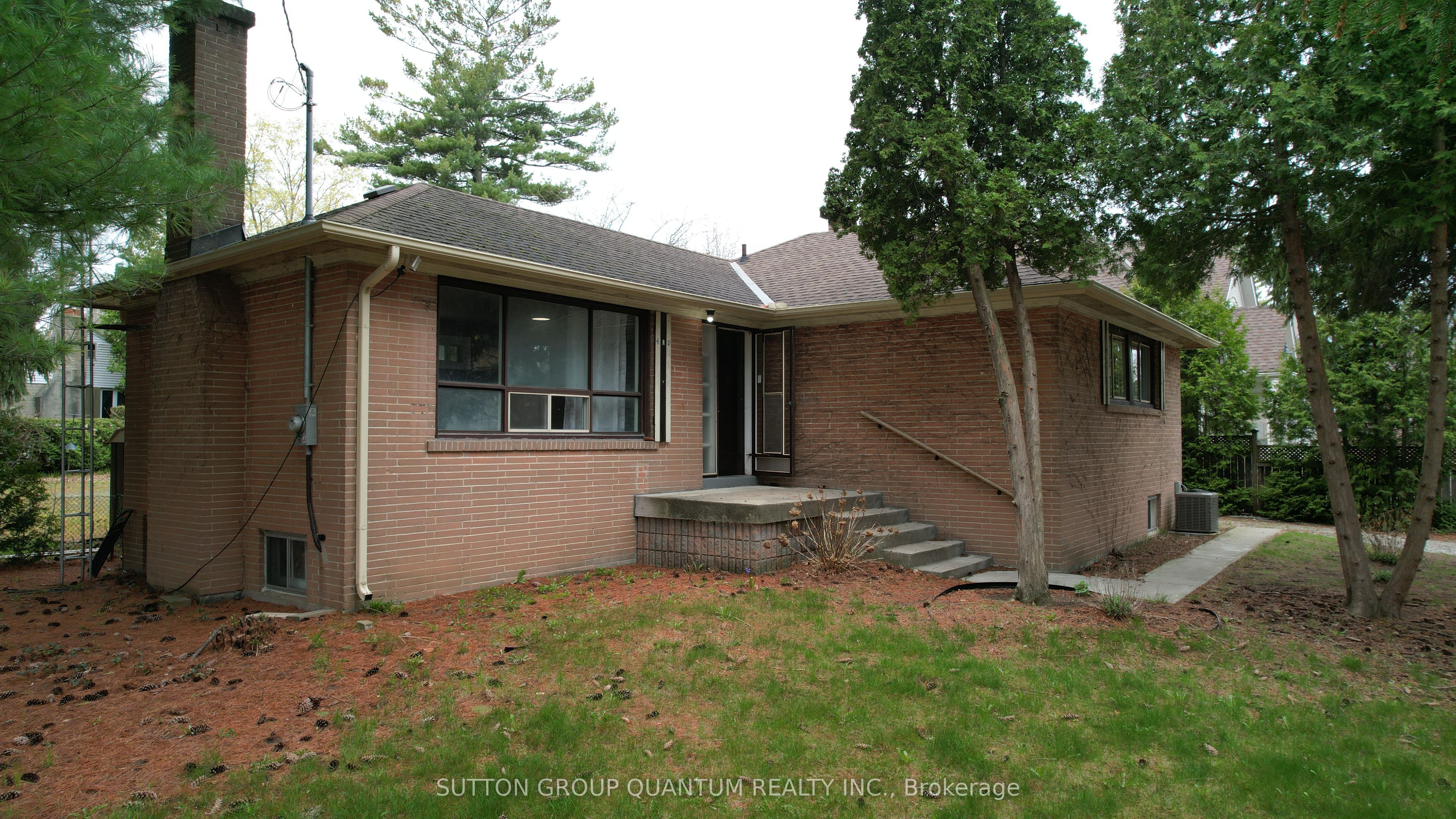 394 Maplehurst Avenue Property Photo 1