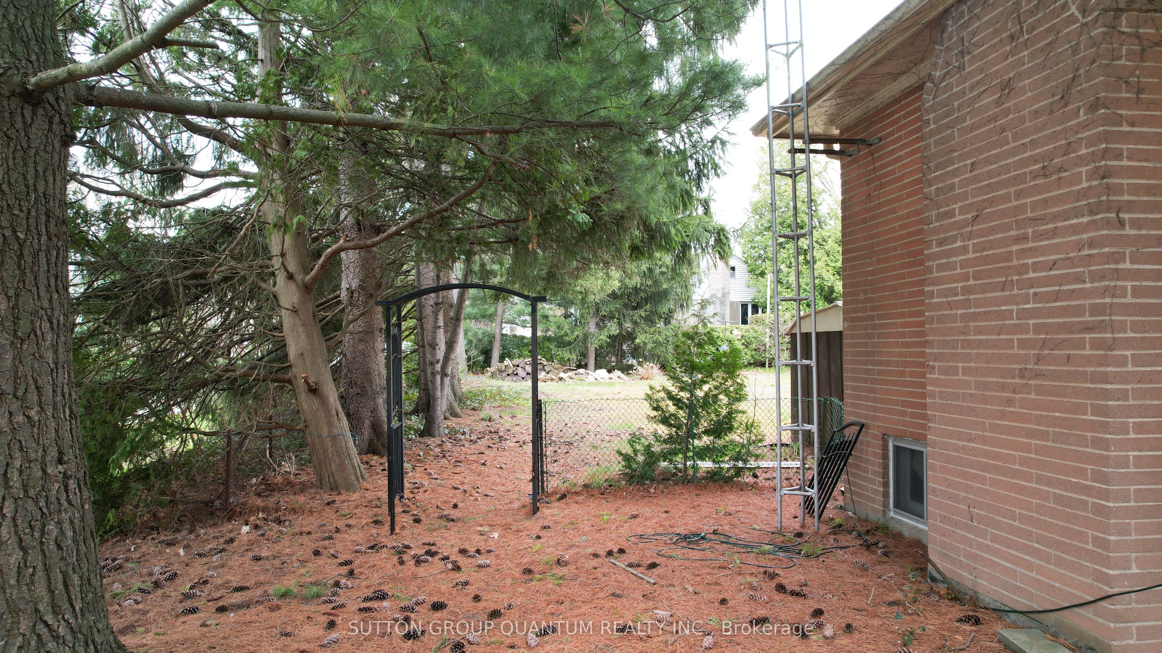394 Maplehurst Avenue Property Photo 7