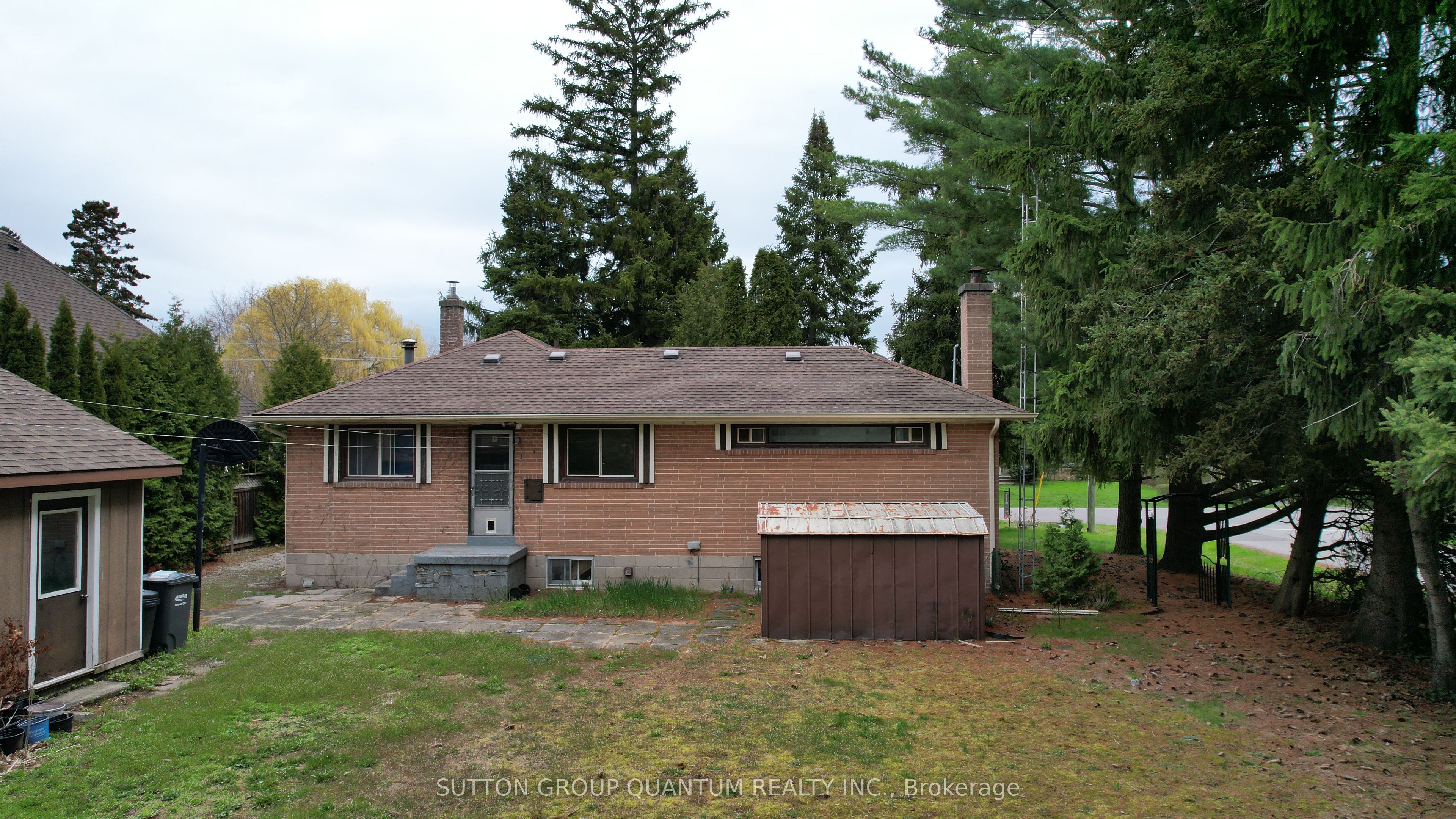 394 Maplehurst Avenue Property Photo 8
