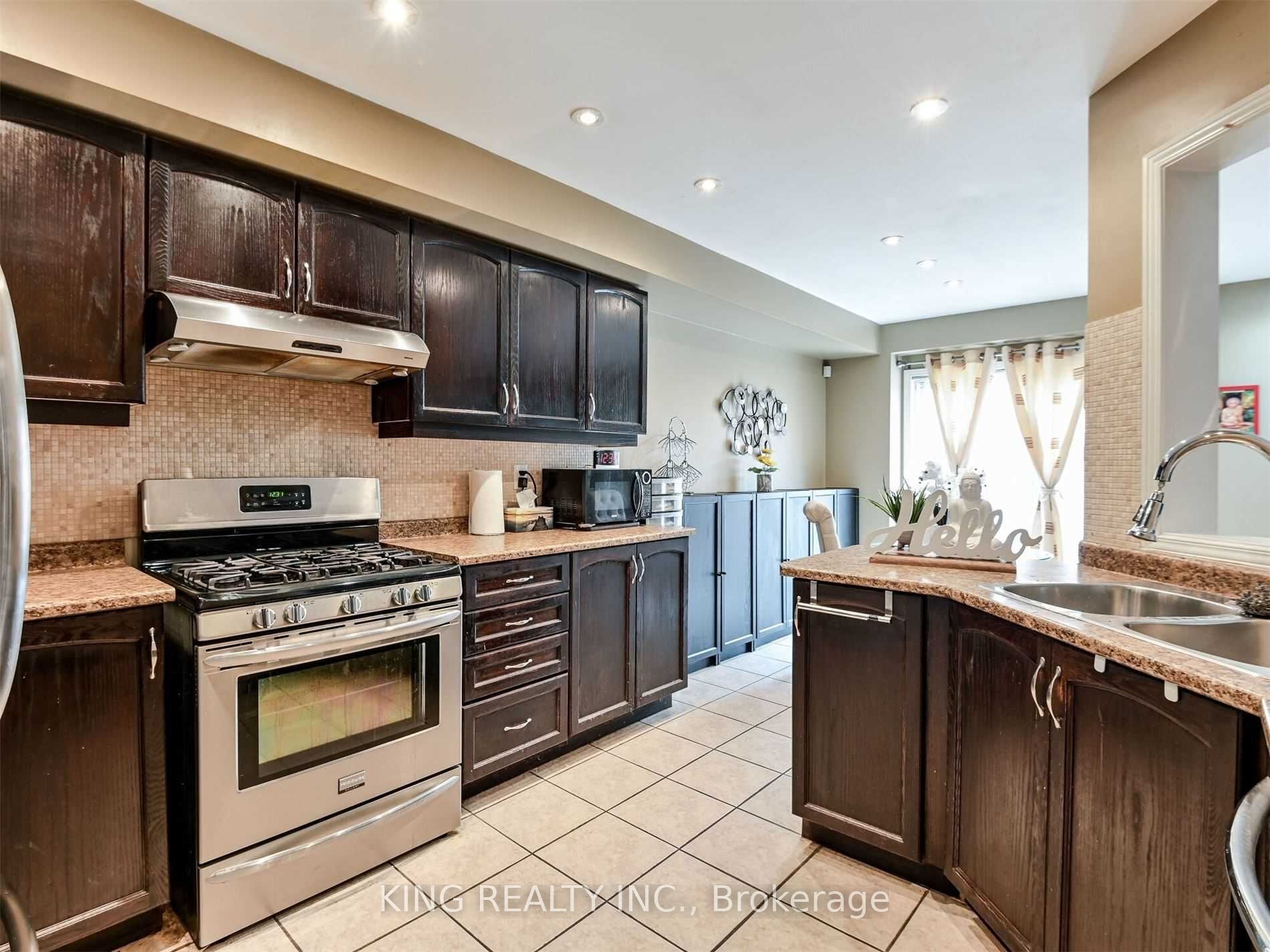 23 Wall Street Property Photo 12