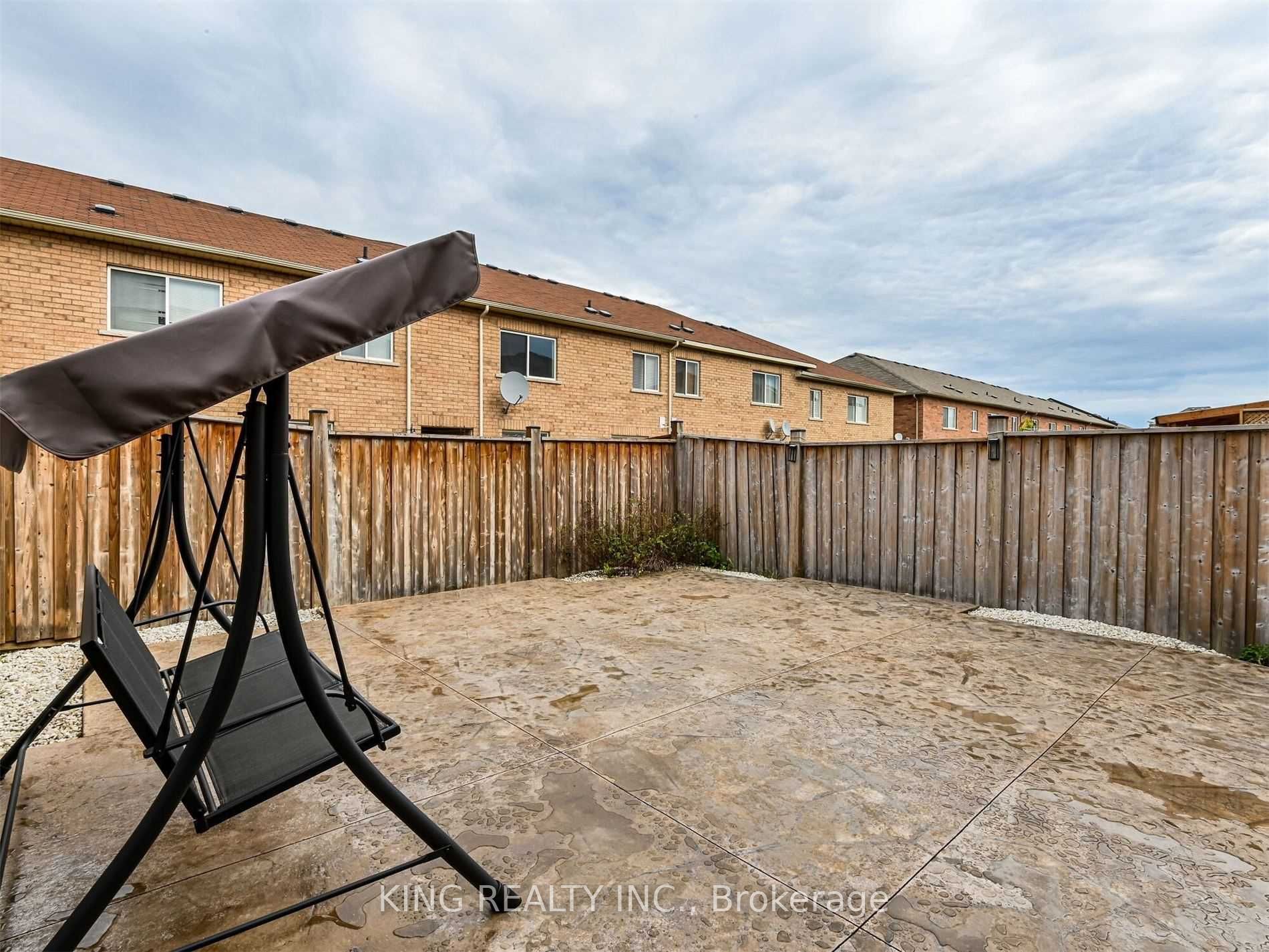 23 Wall Street Property Photo 25