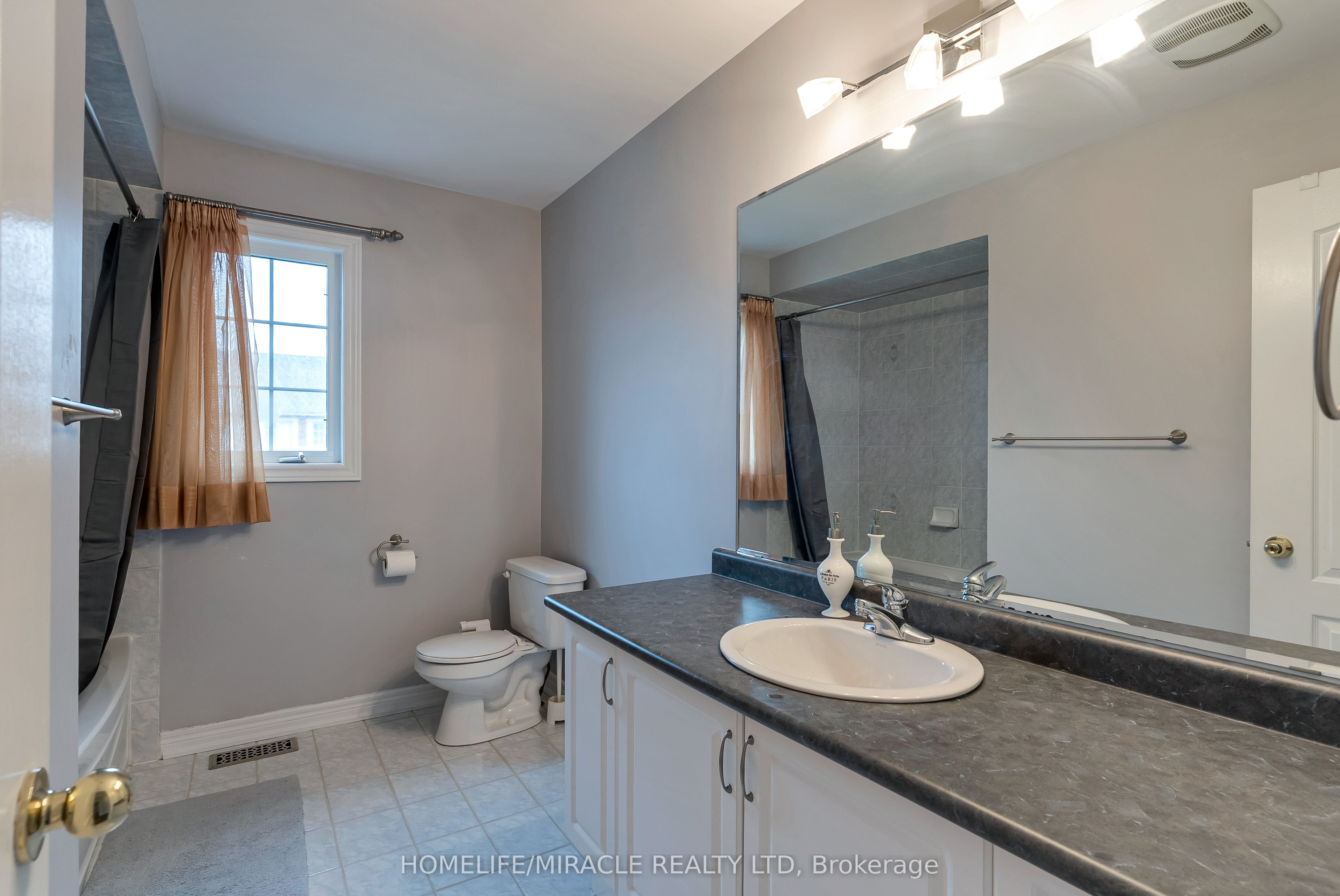 9 Peridot Road Property Photo 38