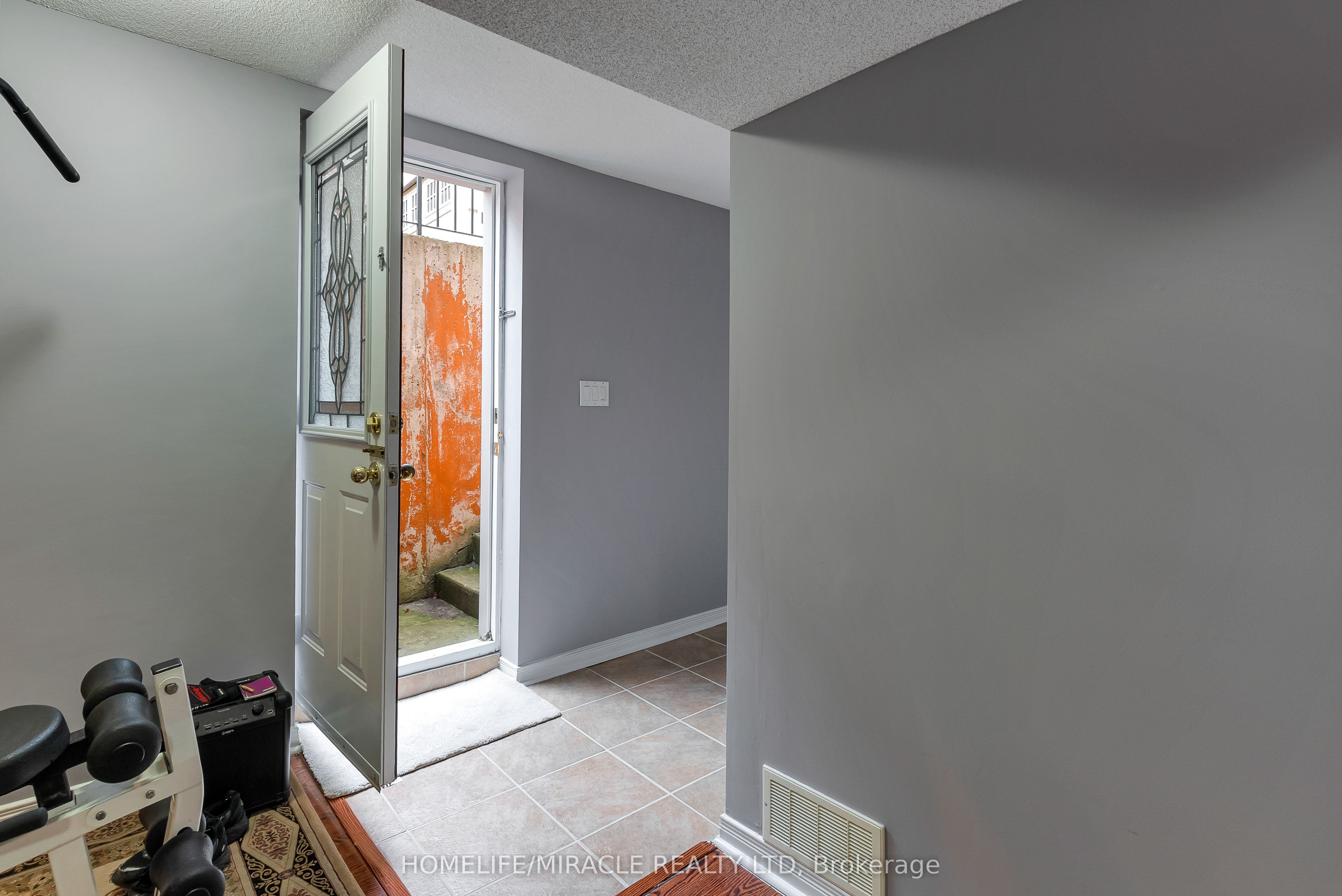 9 Peridot Road Property Photo 44