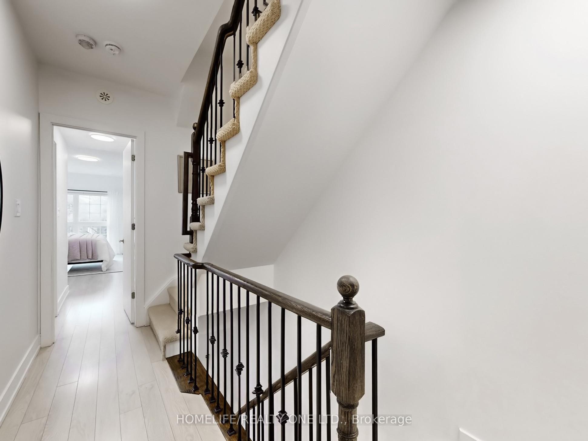 1076 Lansdowne Avenue Property Photo 13