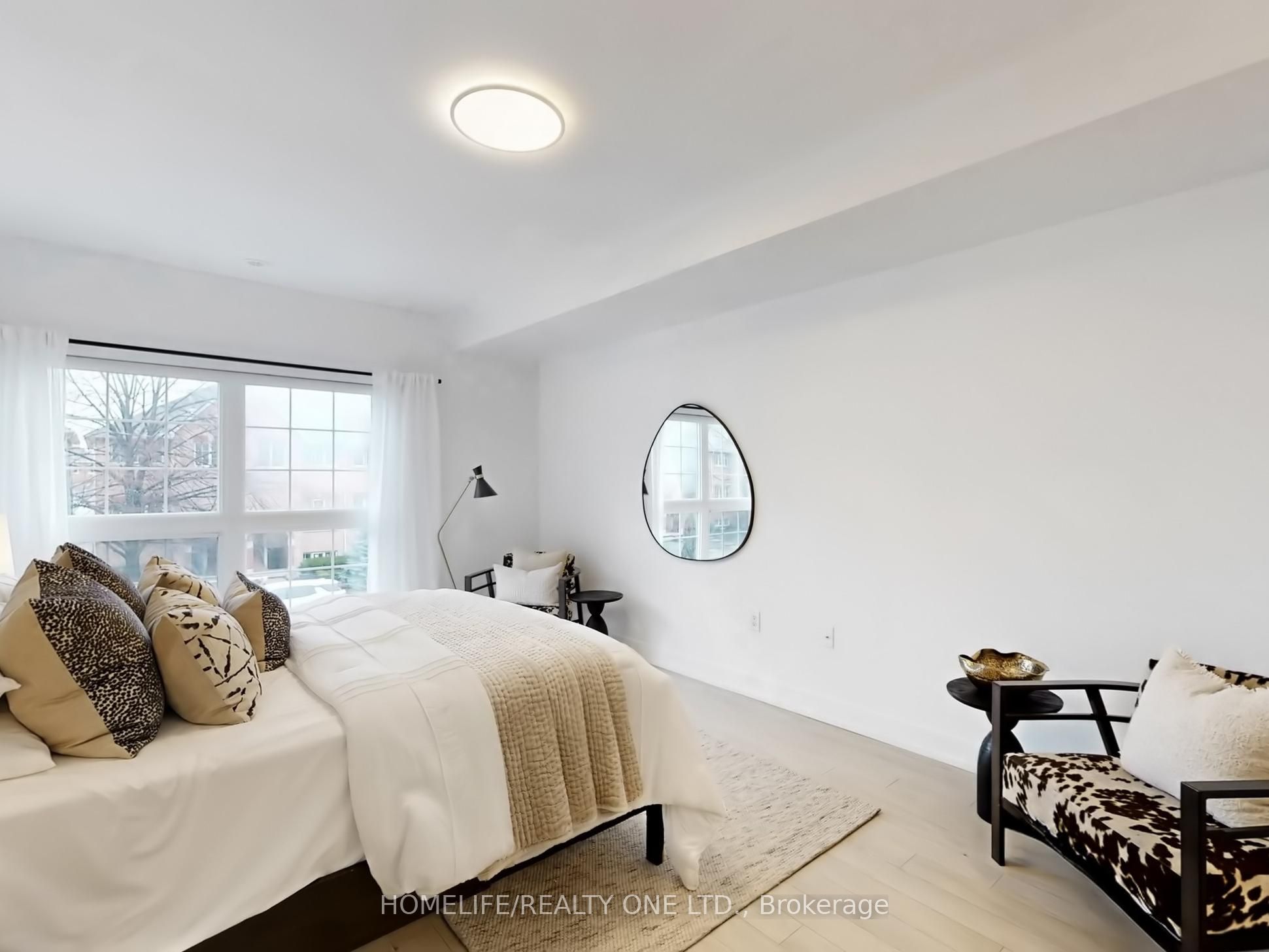 1076 Lansdowne Avenue Property Photo 17