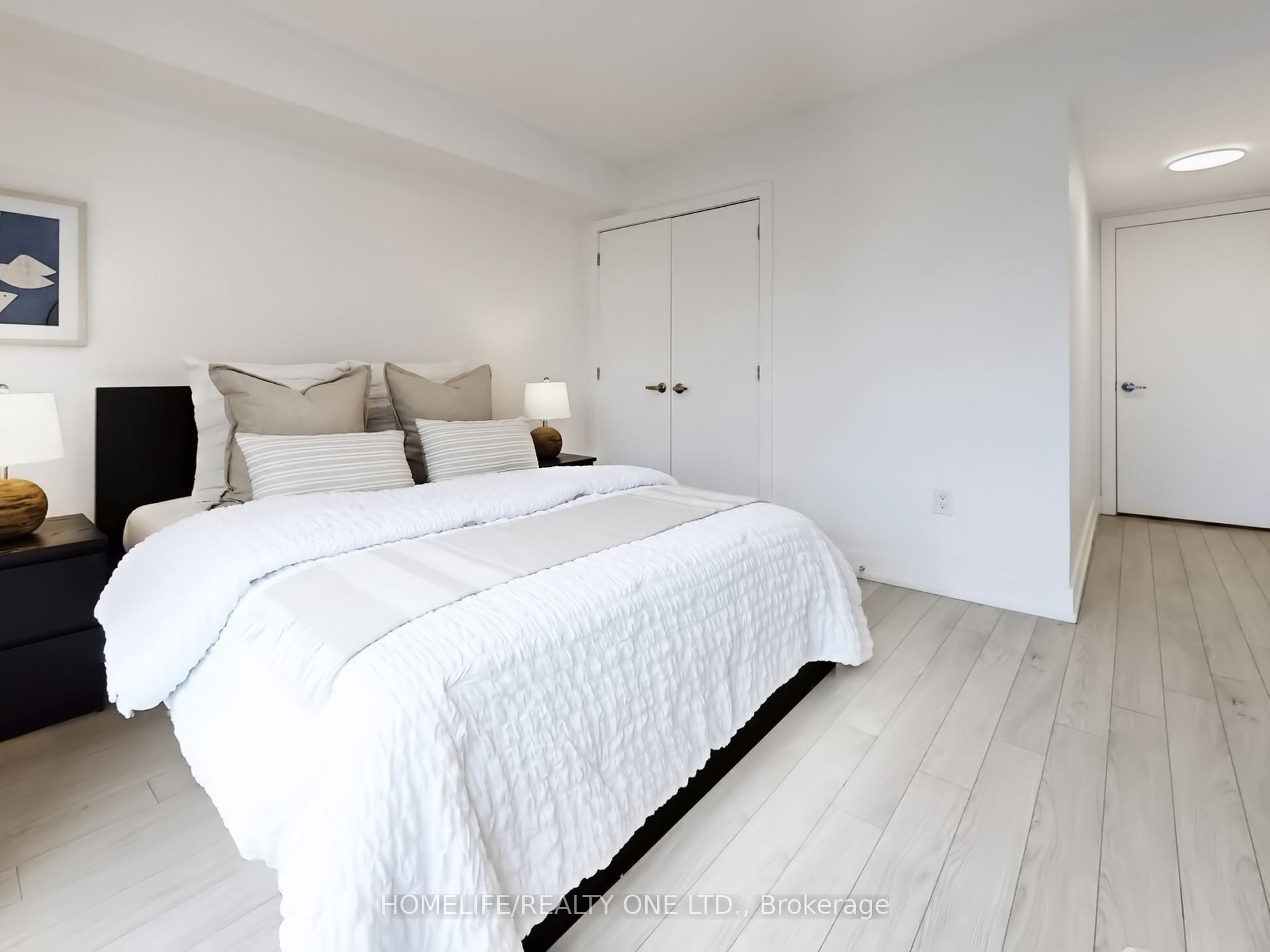1076 Lansdowne Avenue Property Photo 23