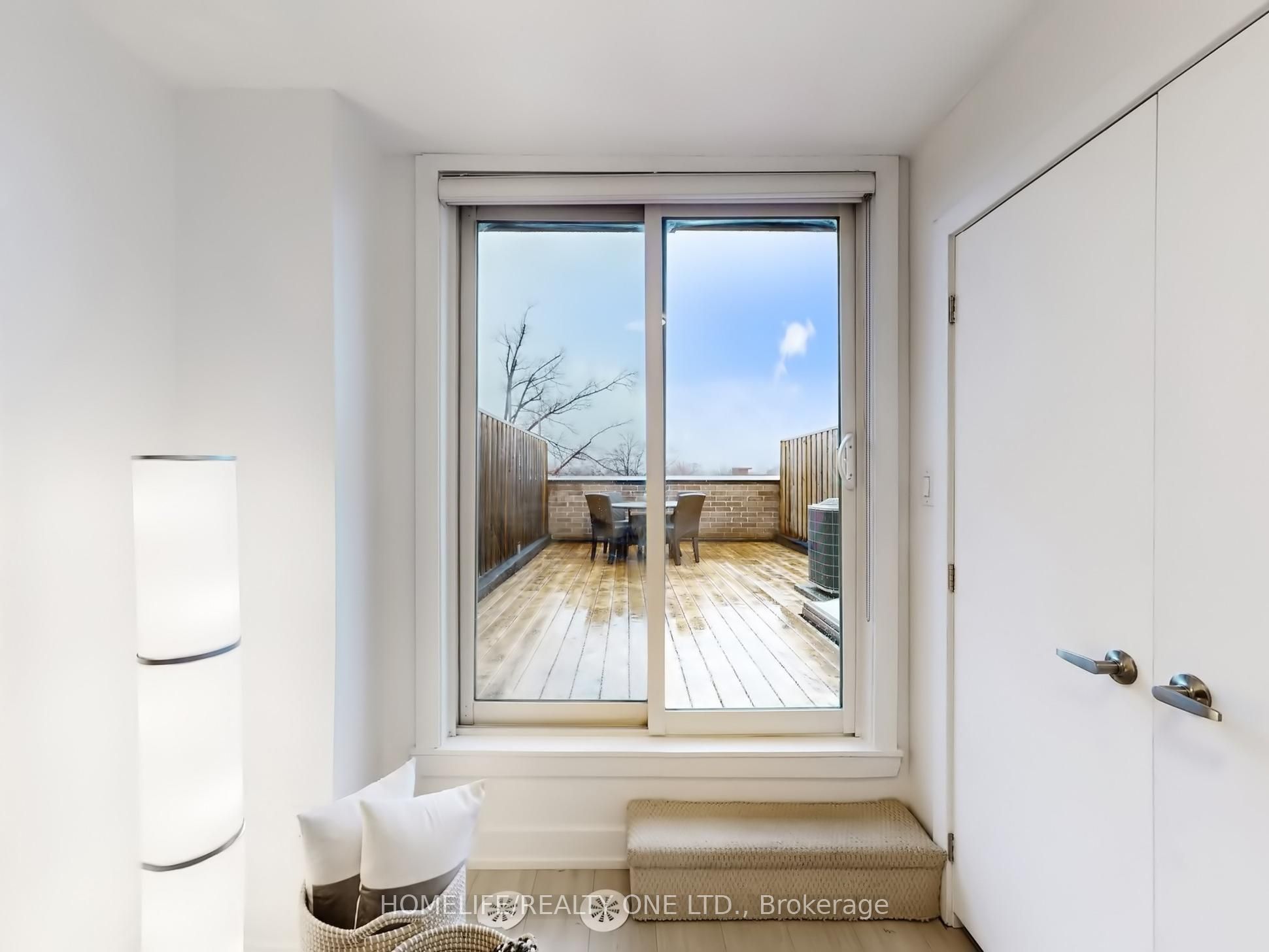 1076 Lansdowne Avenue Property Photo 31