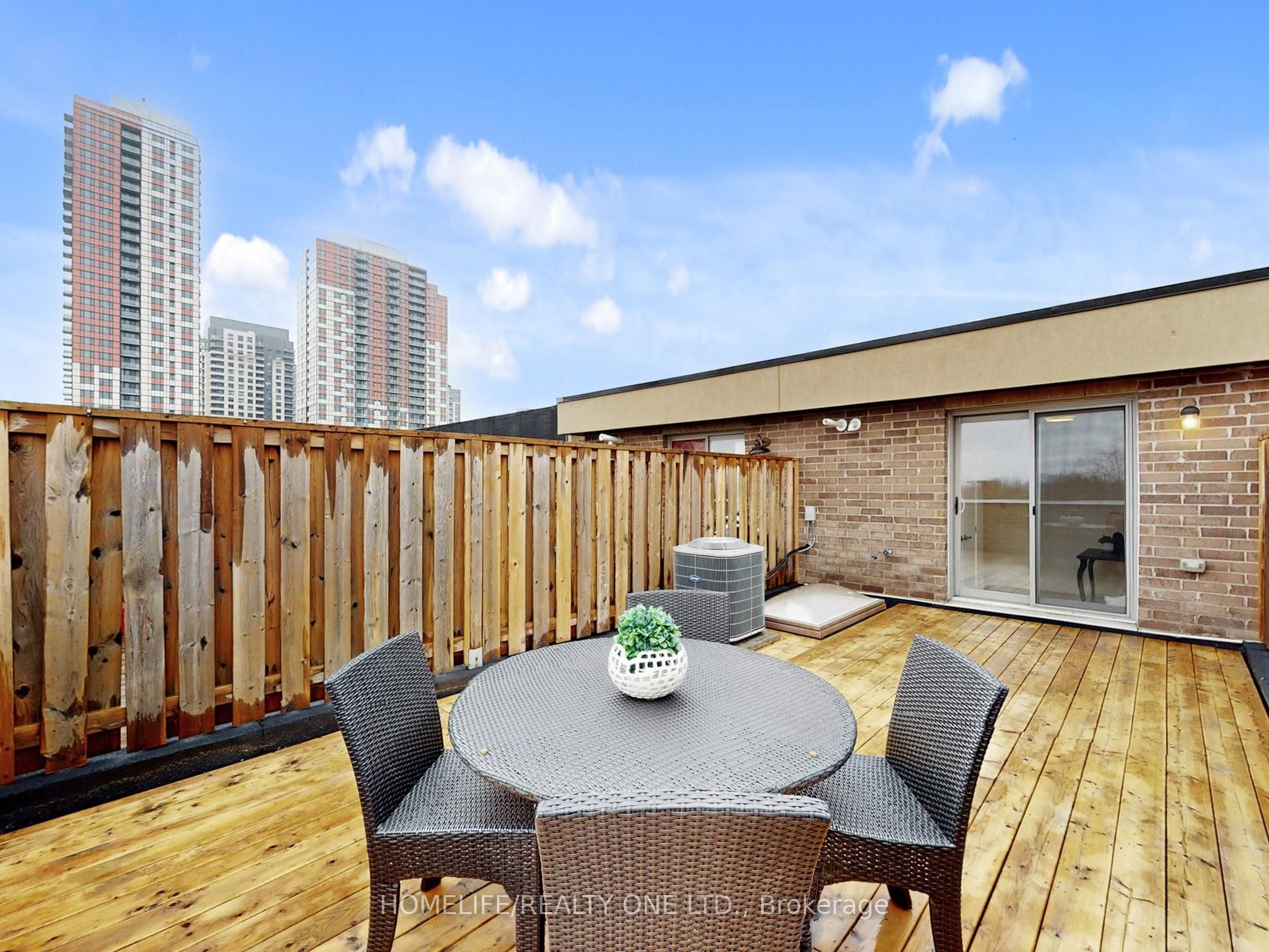 1076 Lansdowne Avenue Property Photo 34