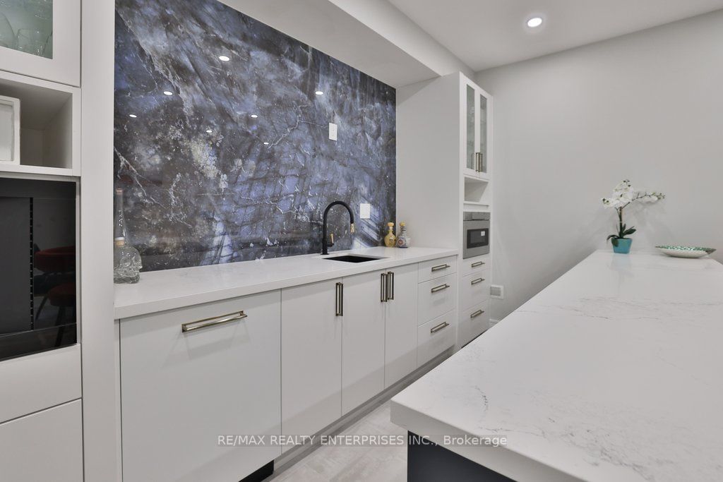 47 Thirteenth Street Property Photo 32