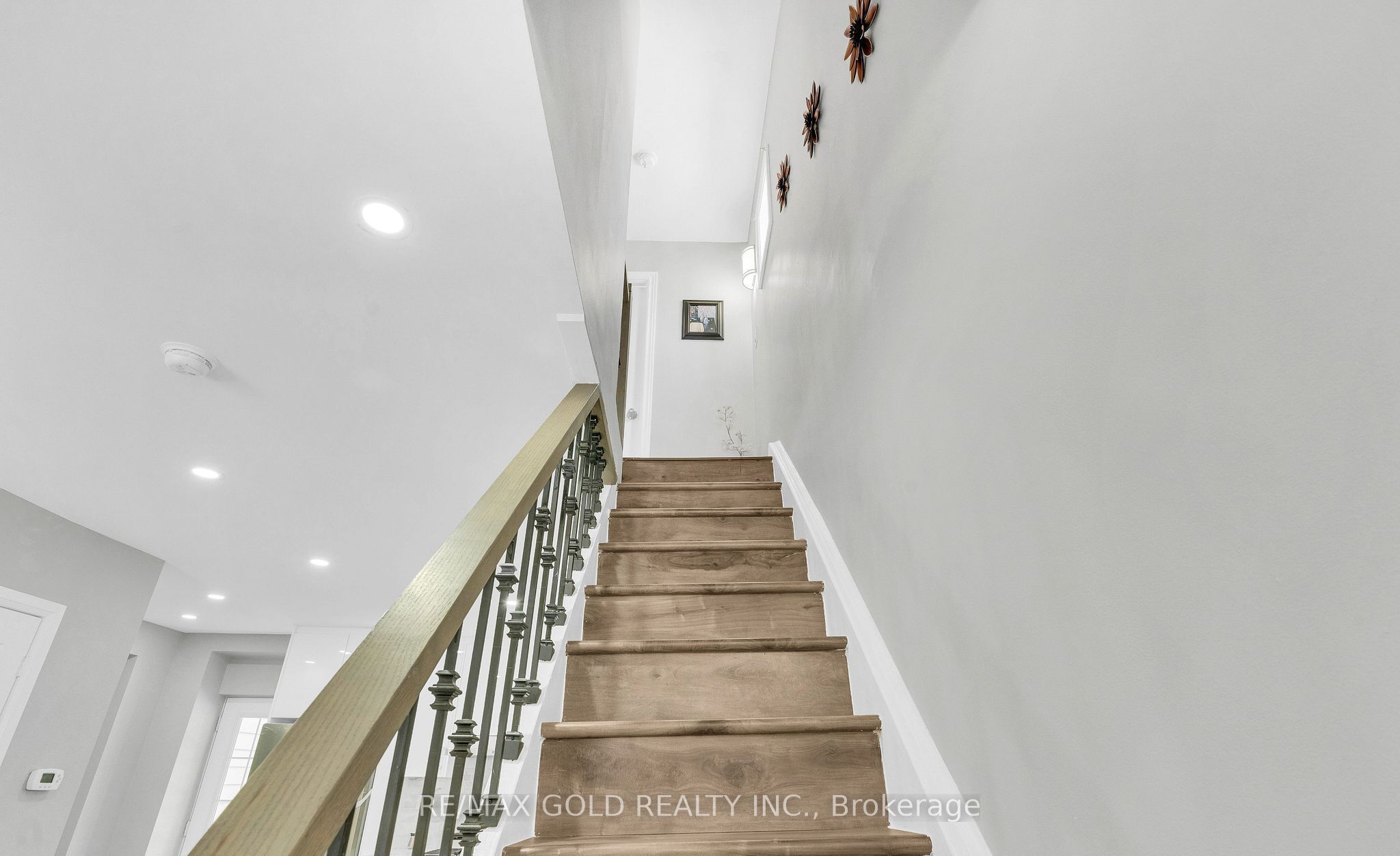 8 Fairglen Crescent Property Photo 17