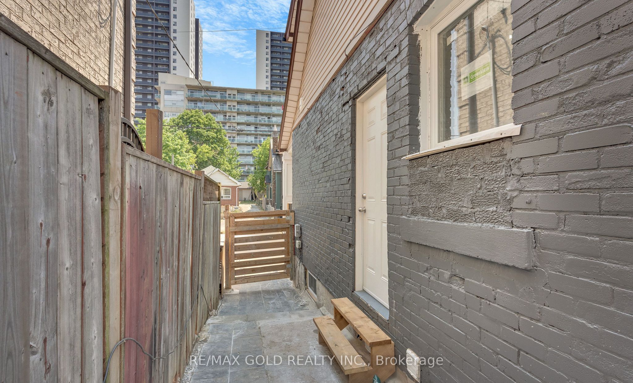 8 Fairglen Crescent Property Photo 44