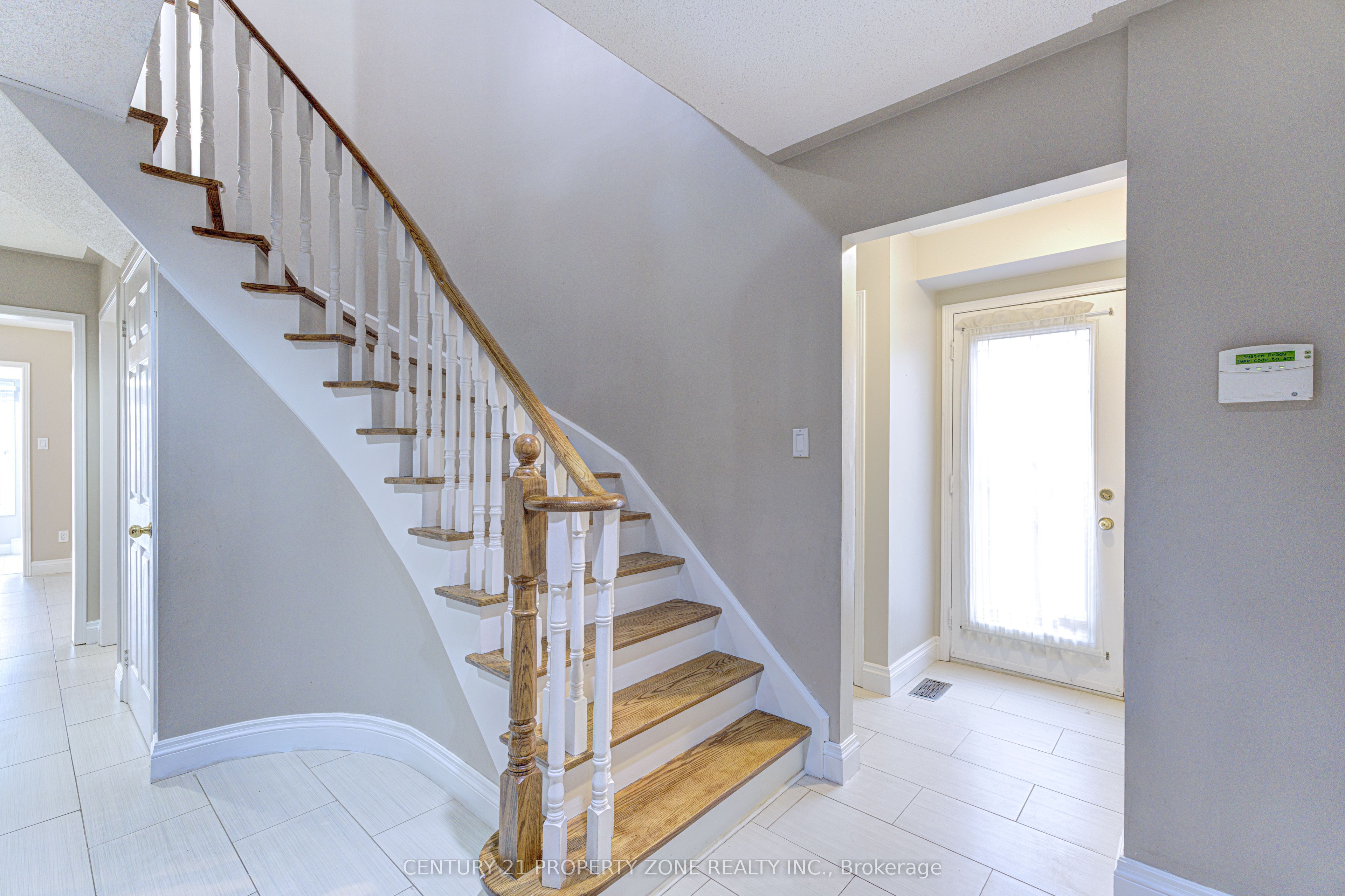 4 Compton Court Property Photo 5