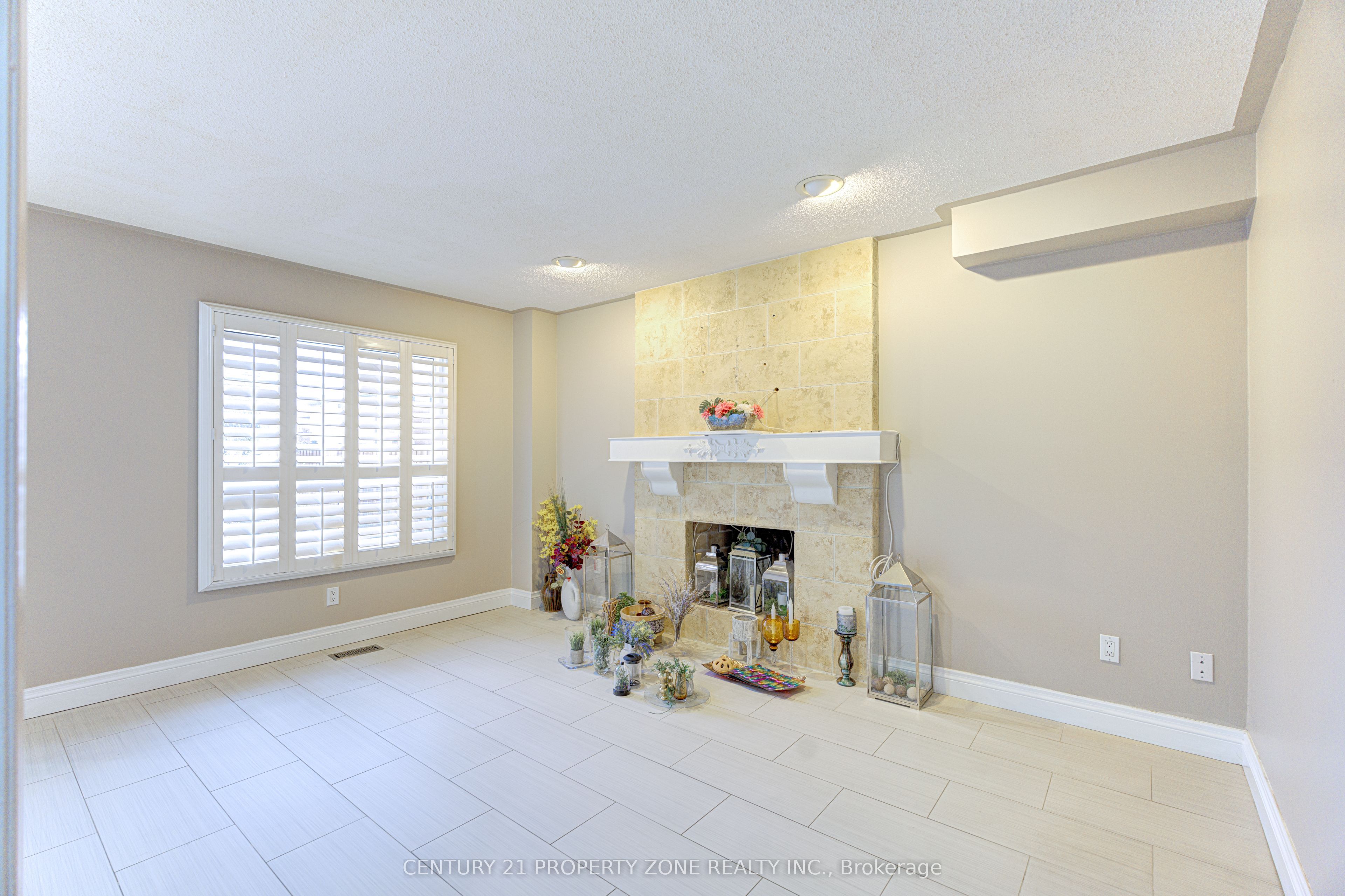 4 Compton Court Property Photo 8