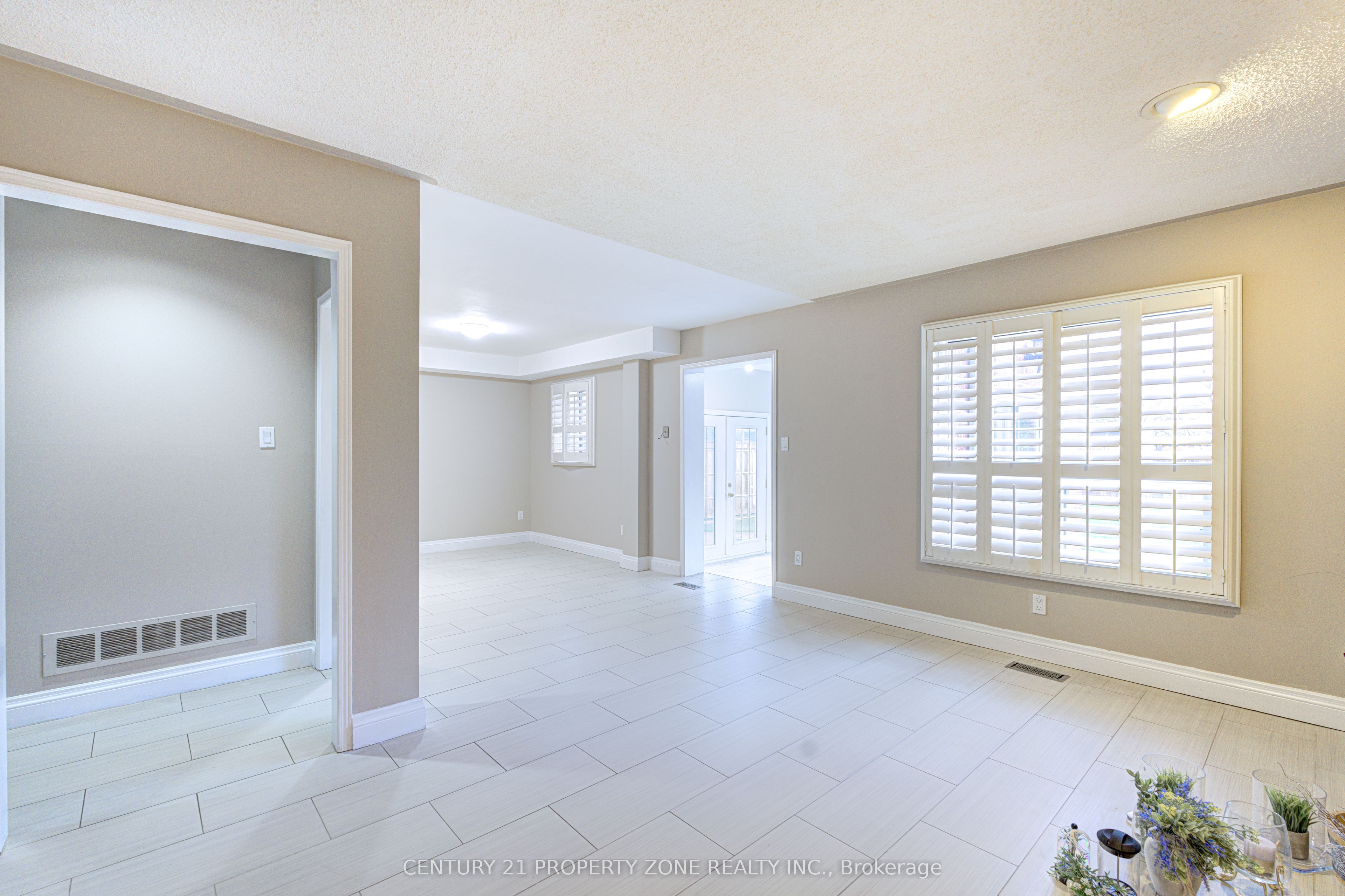 4 Compton Court Property Photo 9