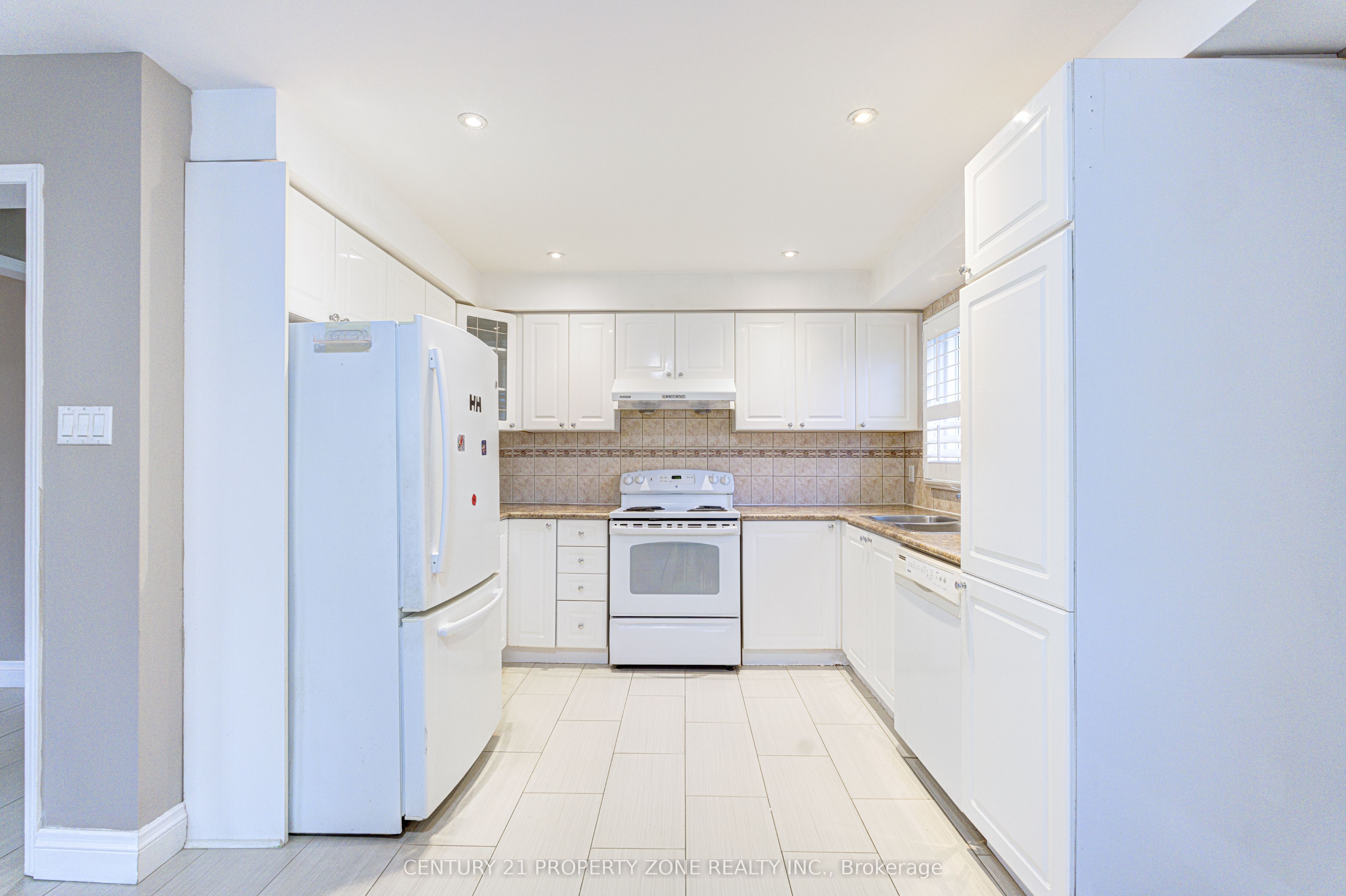 4 Compton Court Property Photo 13