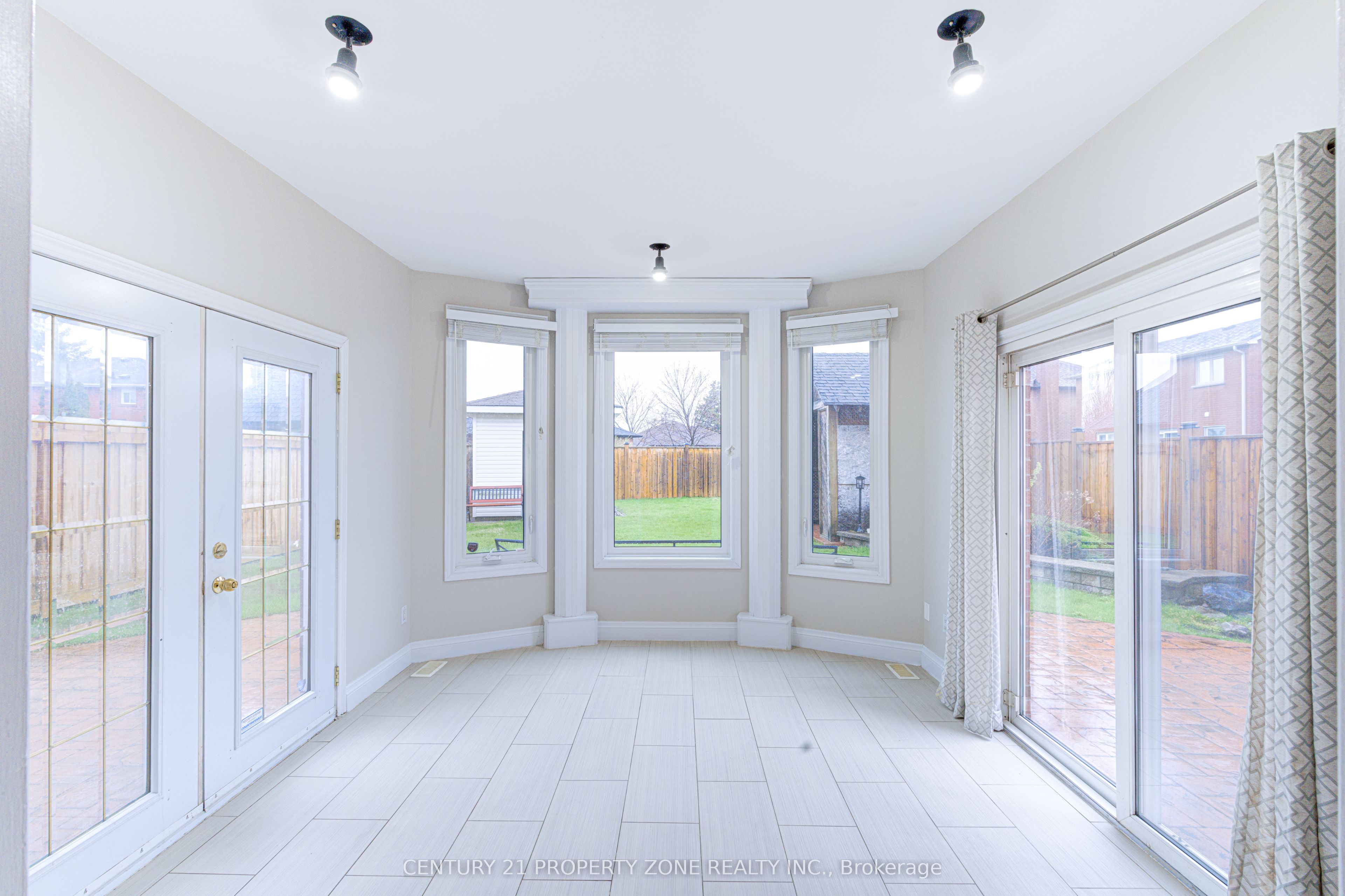 4 Compton Court Property Photo 16