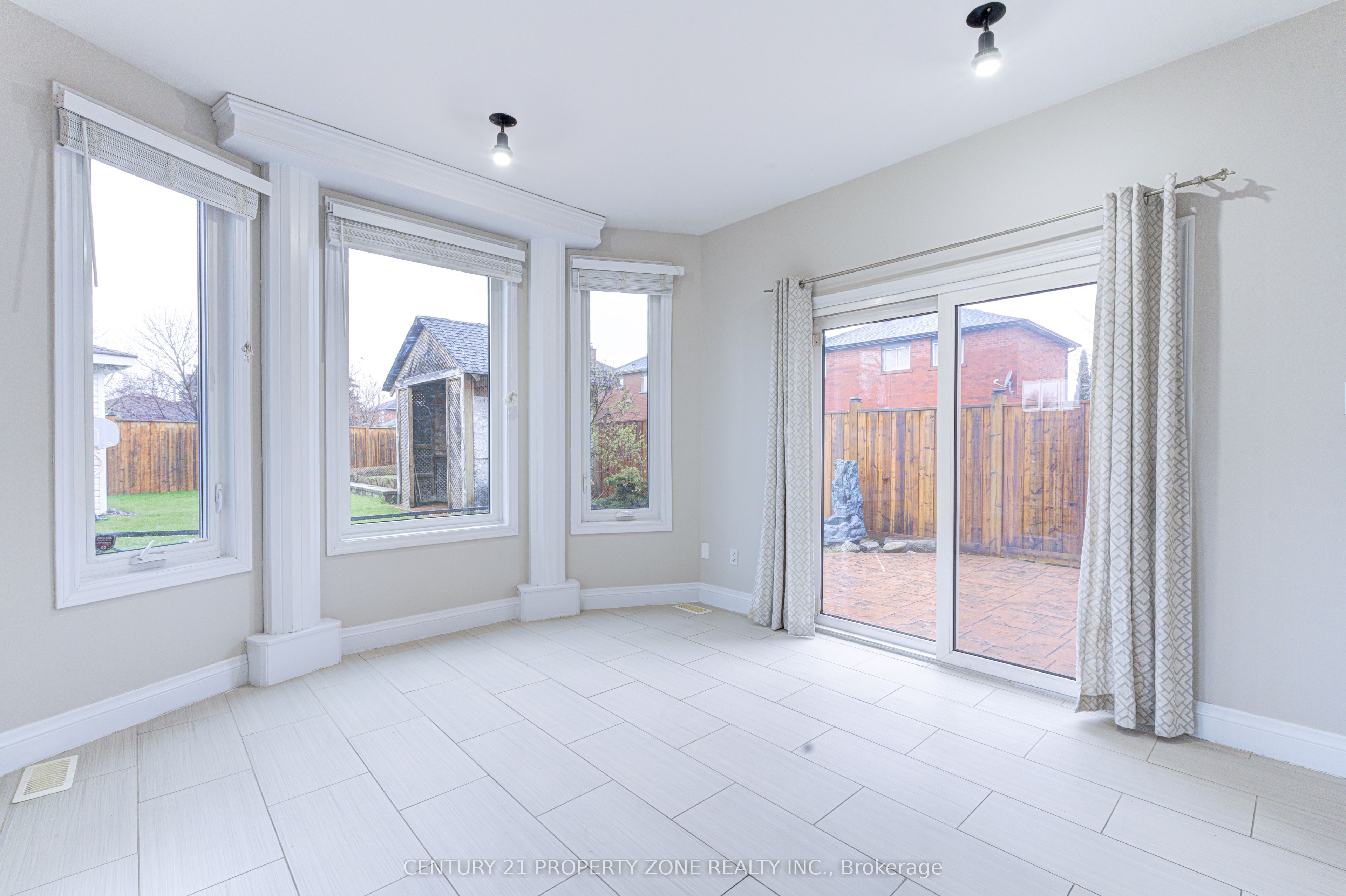 4 Compton Court Property Photo 17