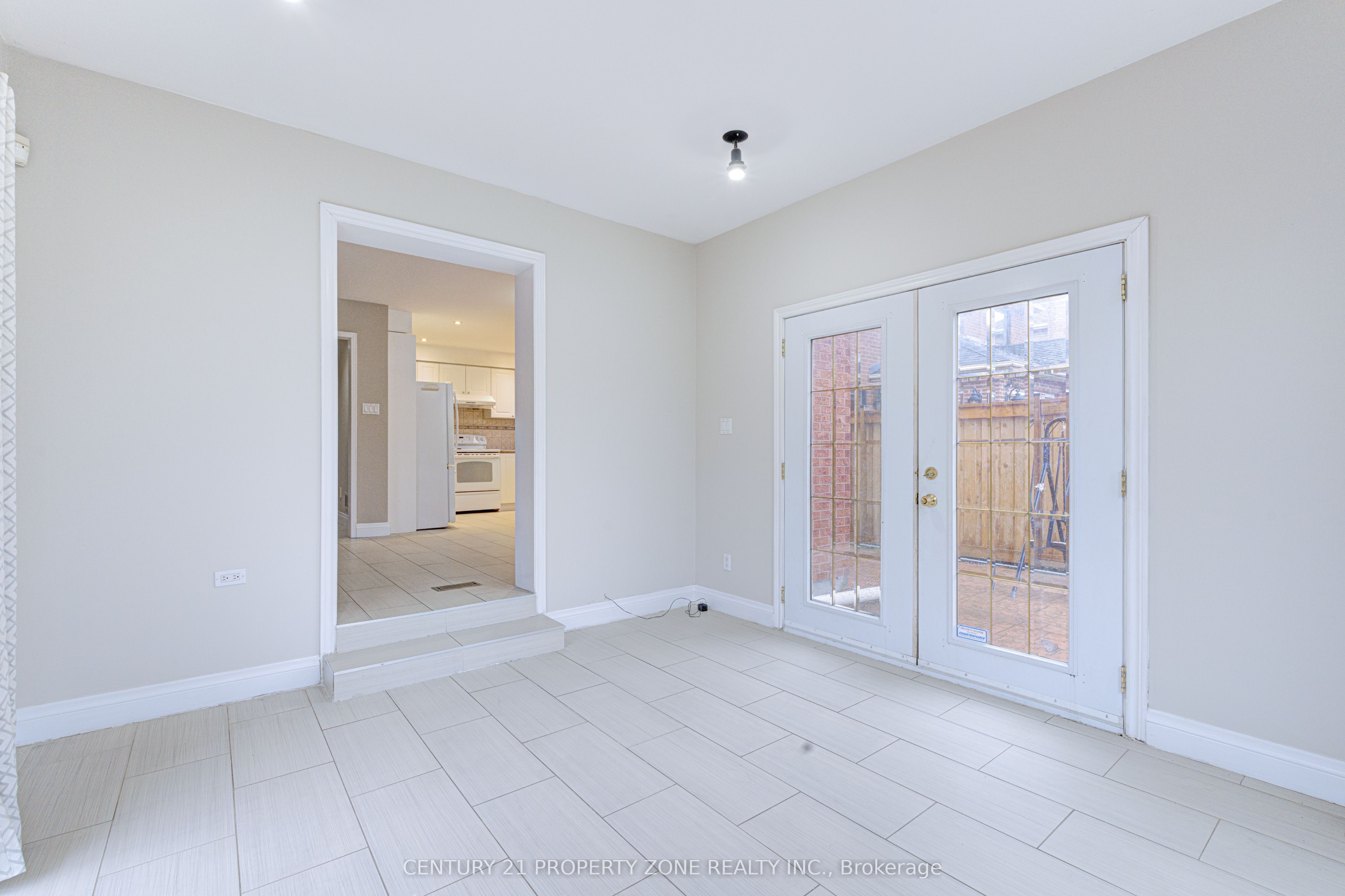 4 Compton Court Property Photo 18