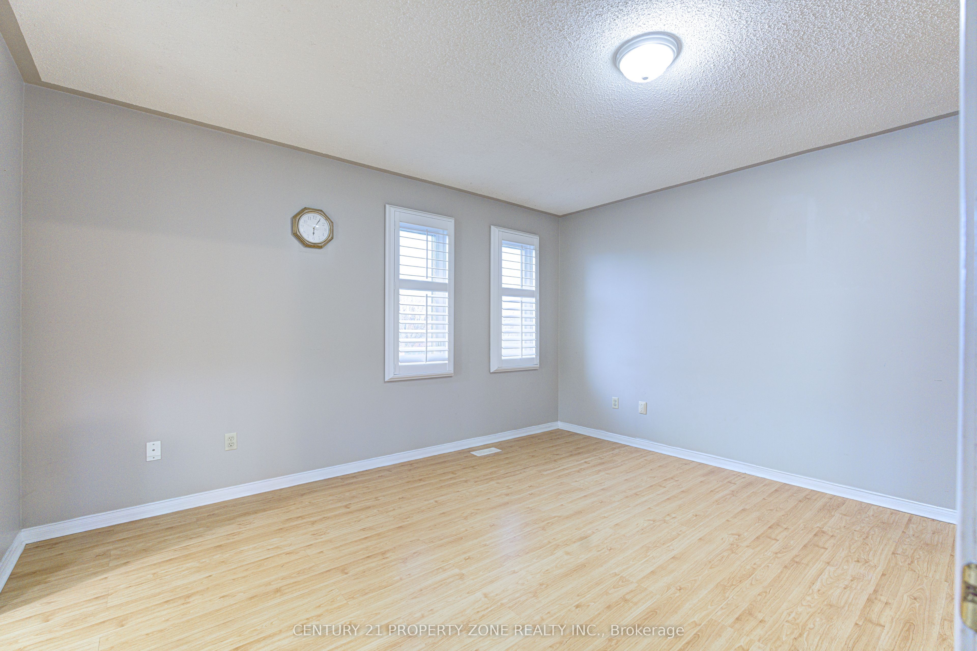 4 Compton Court Property Photo 21