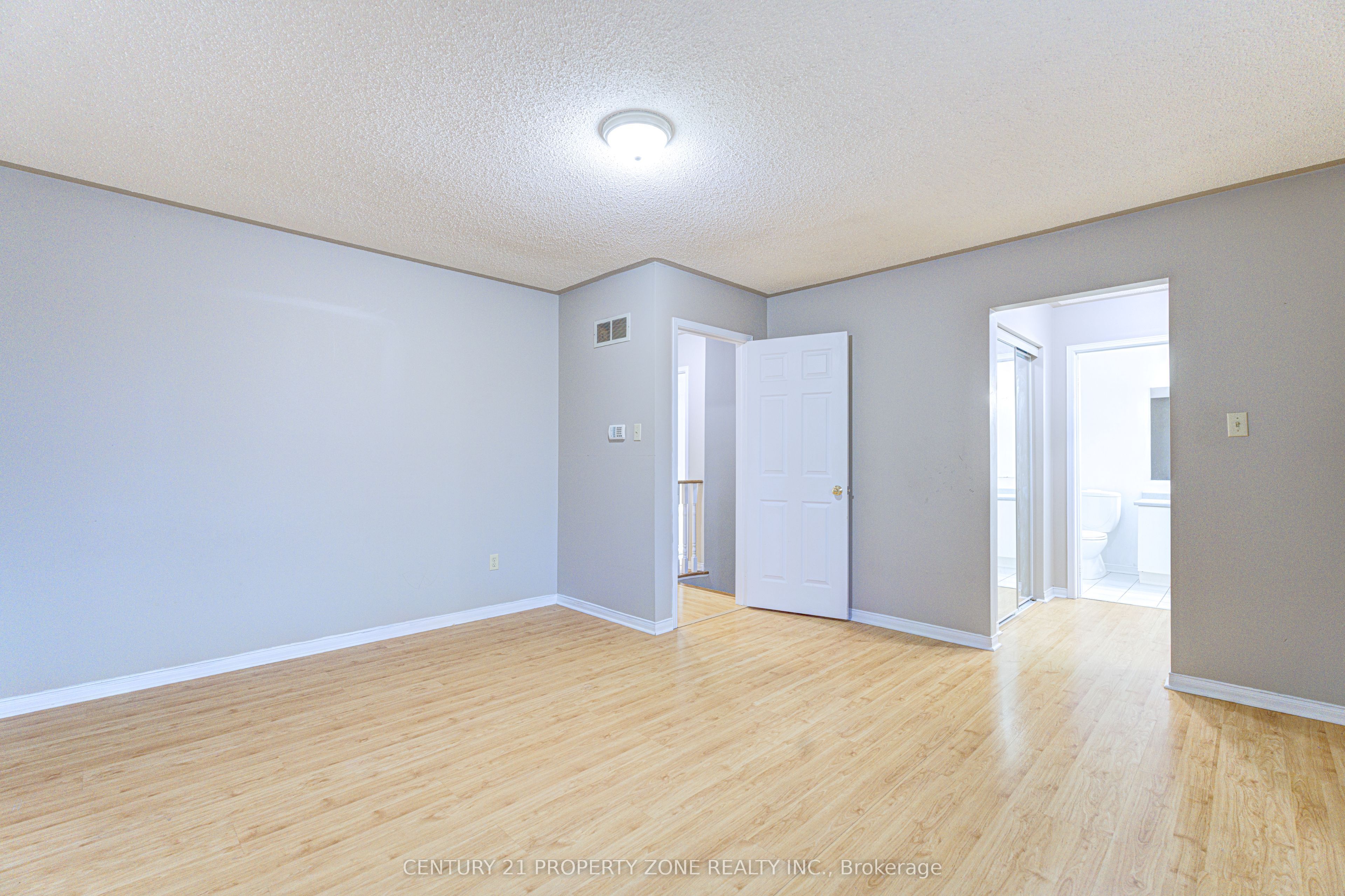 4 Compton Court Property Photo 22