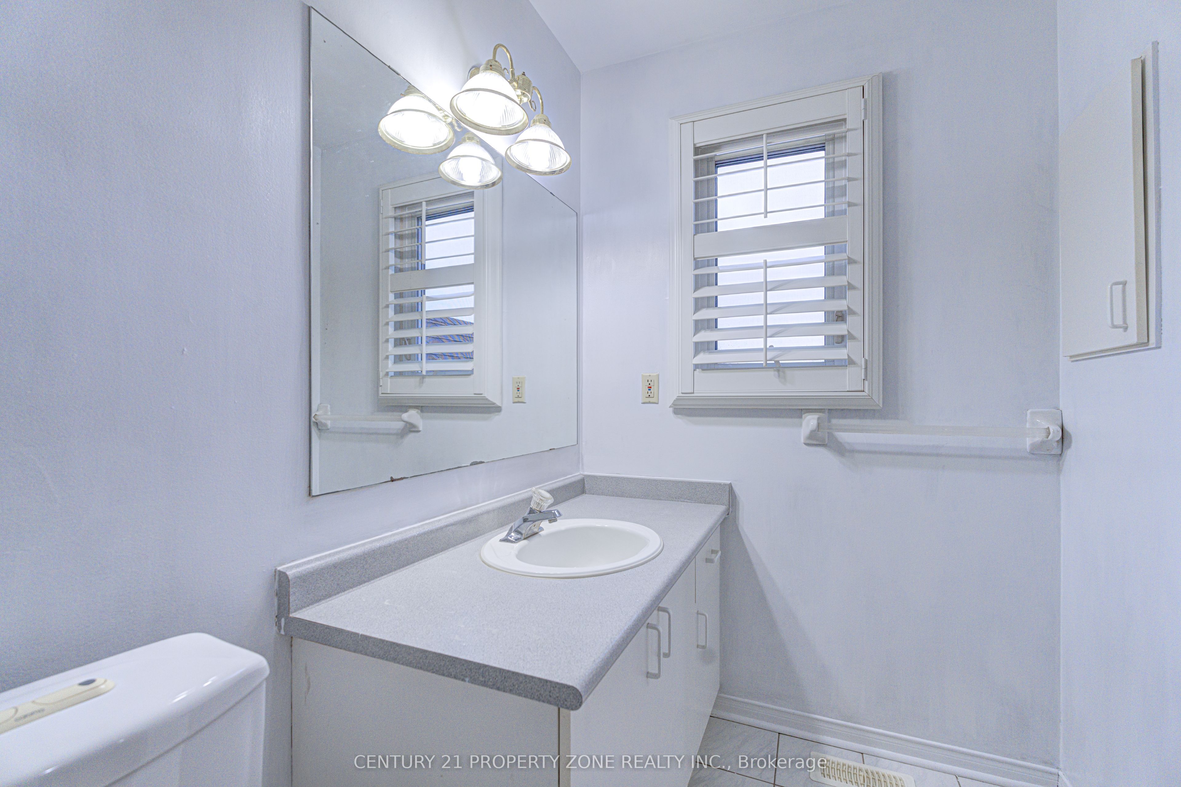 4 Compton Court Property Photo 25