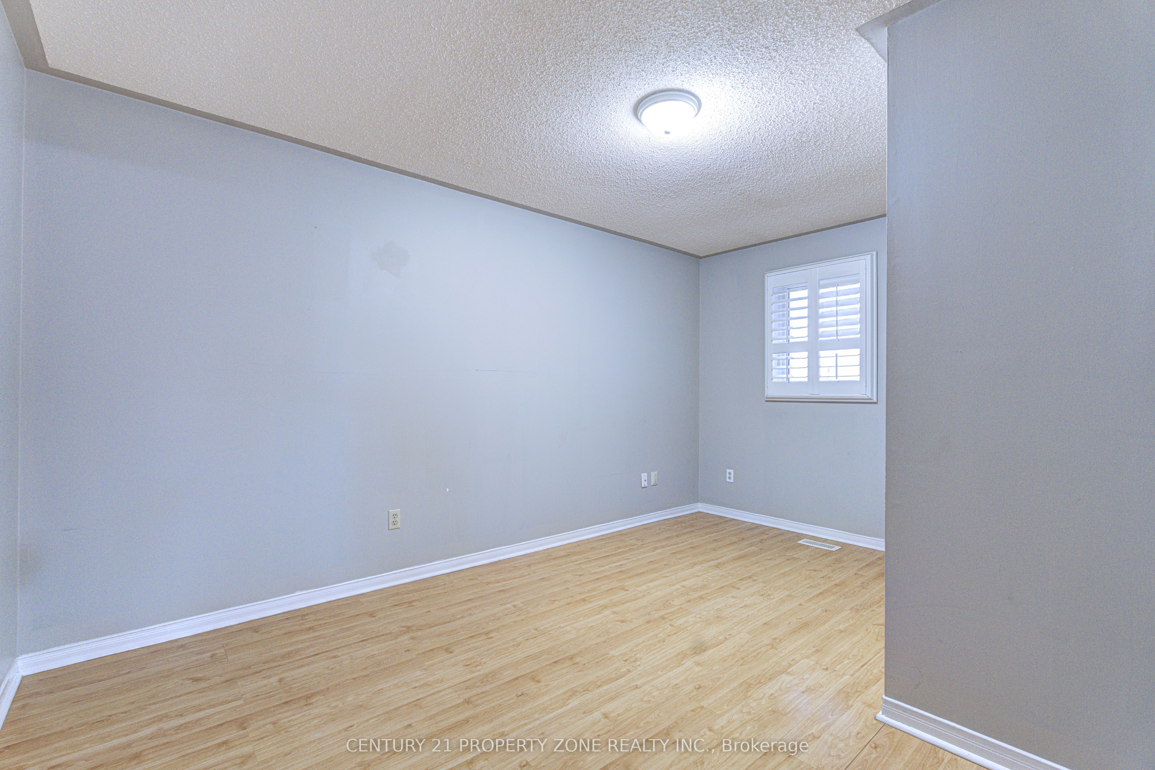 4 Compton Court Property Photo 27
