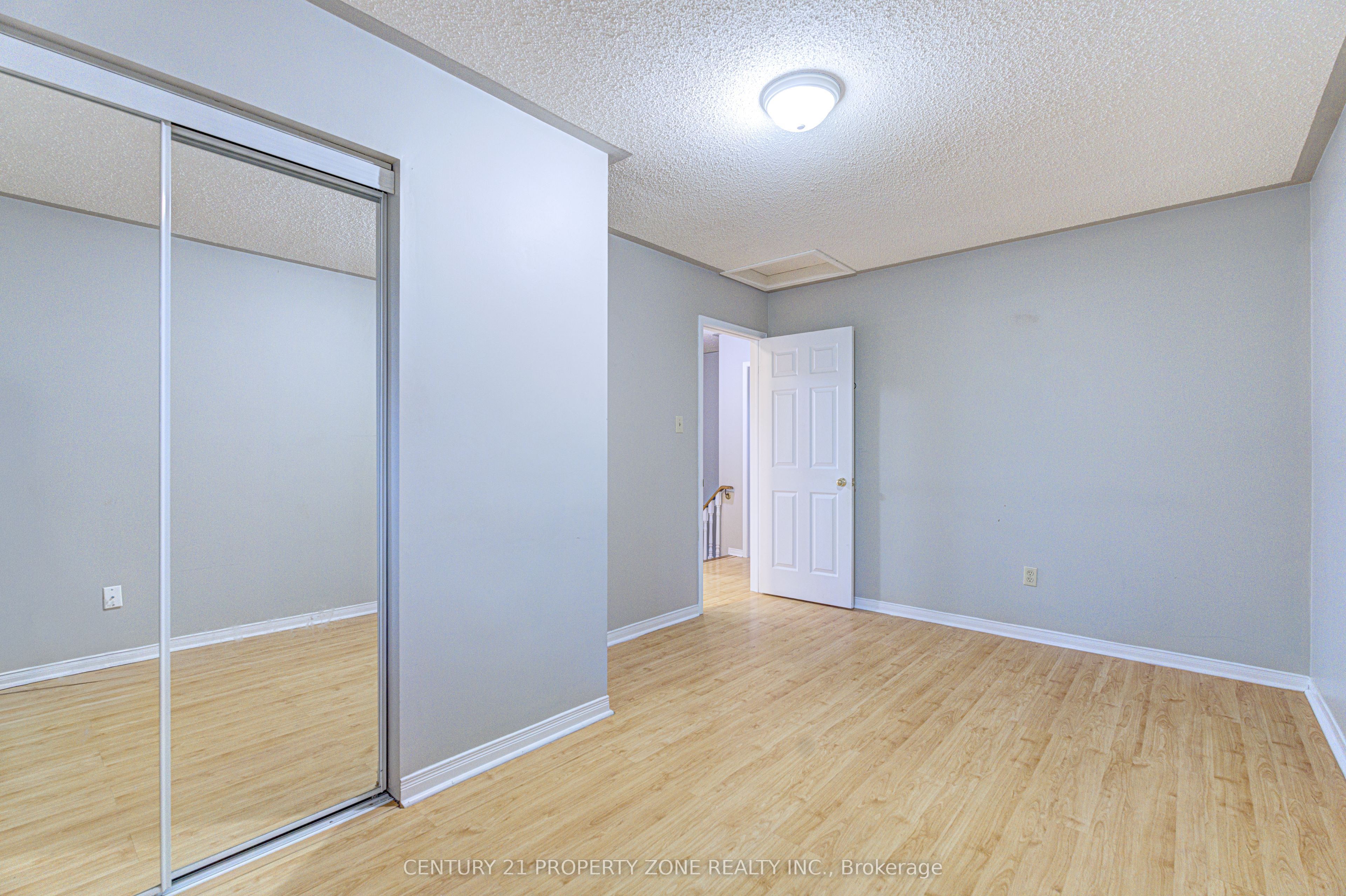 4 Compton Court Property Photo 28
