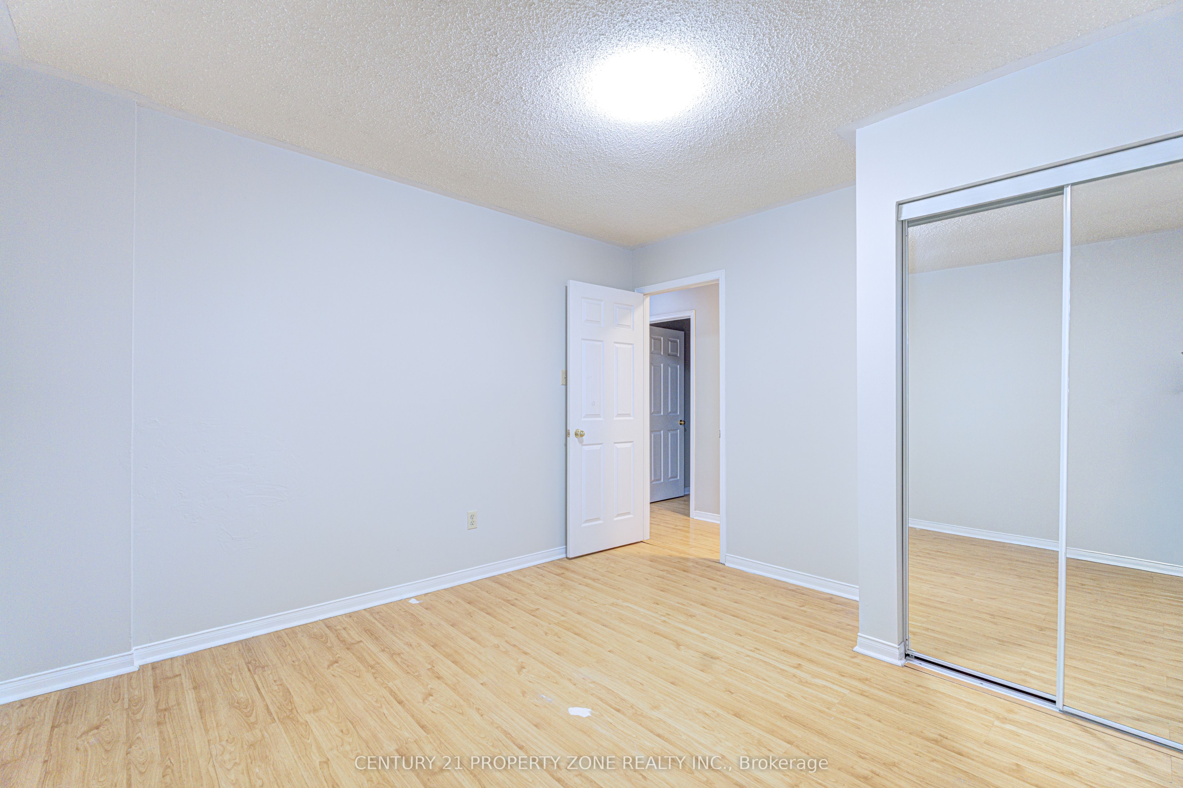 4 Compton Court Property Photo 29