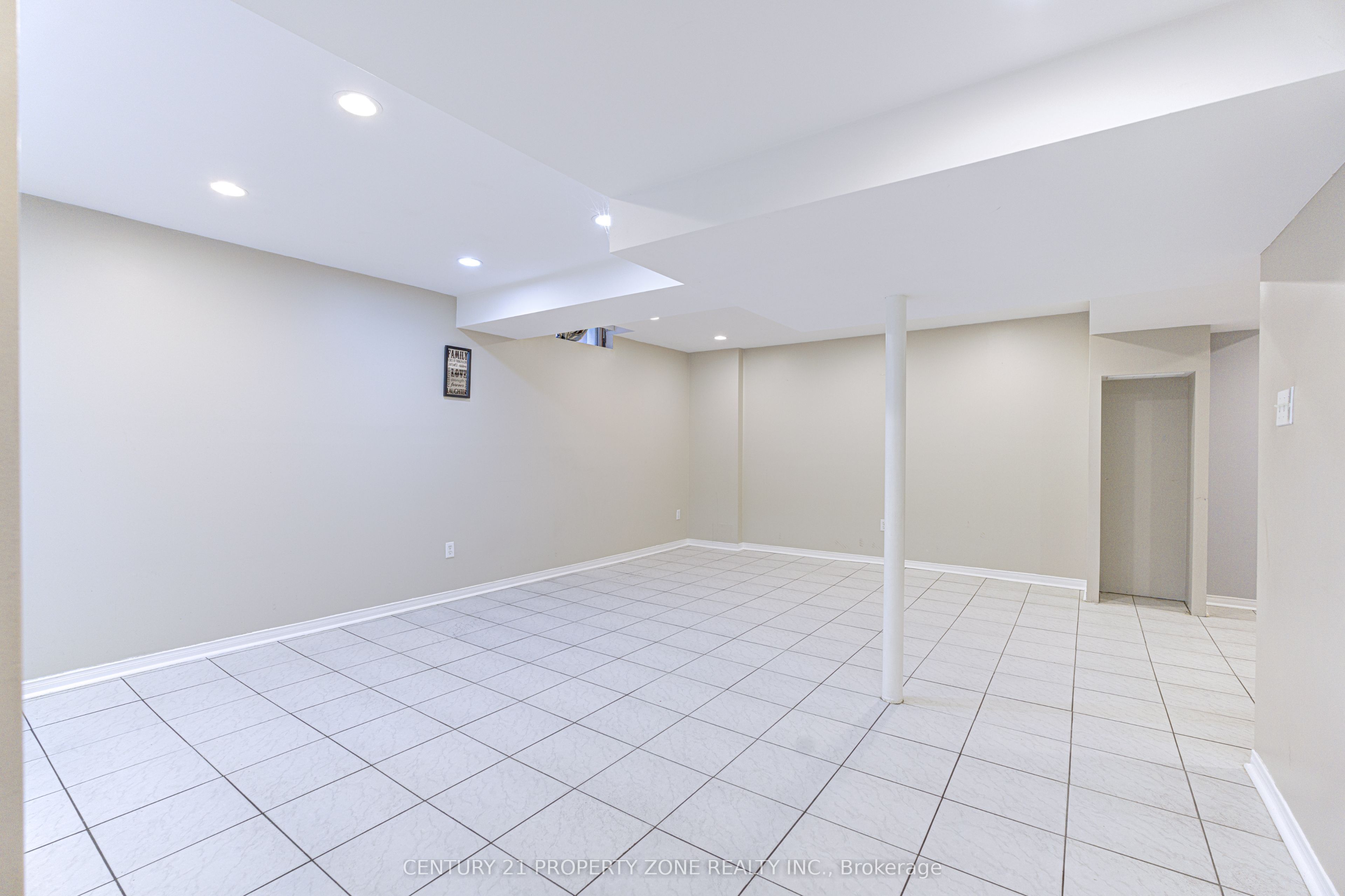 4 Compton Court Property Photo 34
