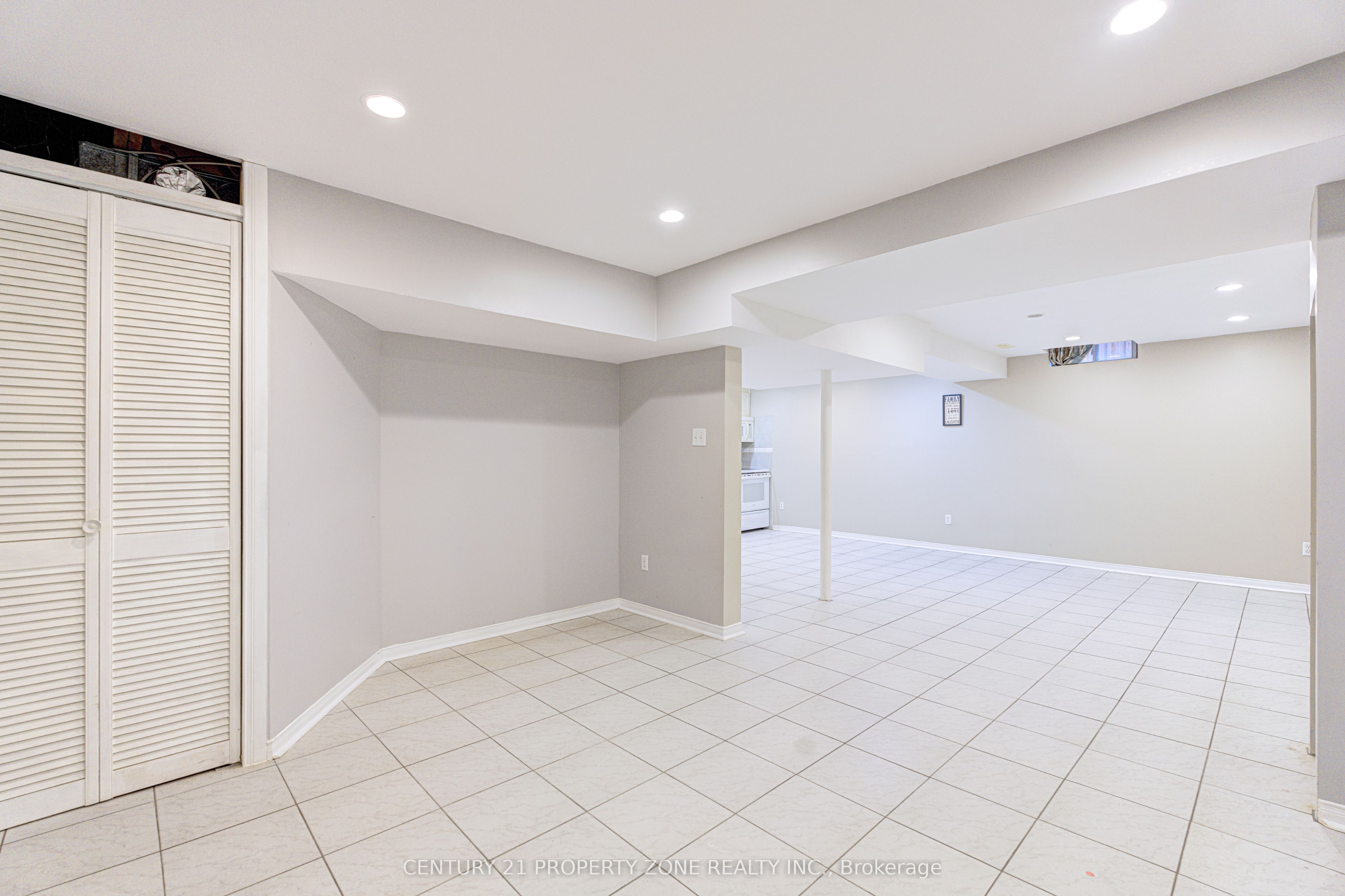 4 Compton Court Property Photo 36