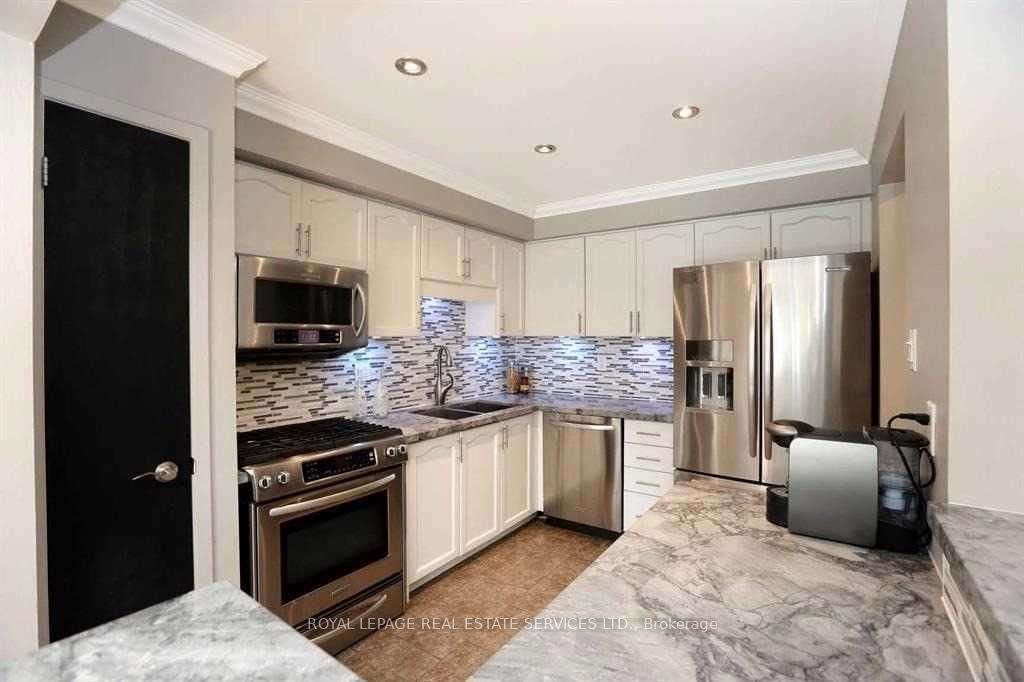 4111 Arbour Green Drive 7 Property Photo 7