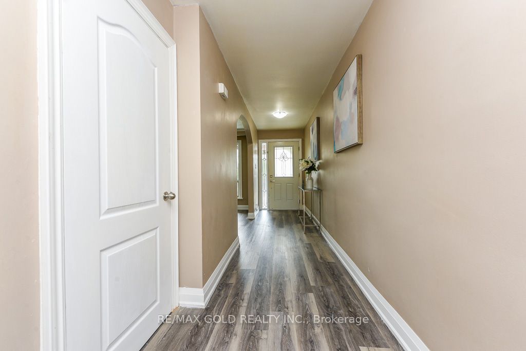 7624 Middleshire Drive Property Photo 7